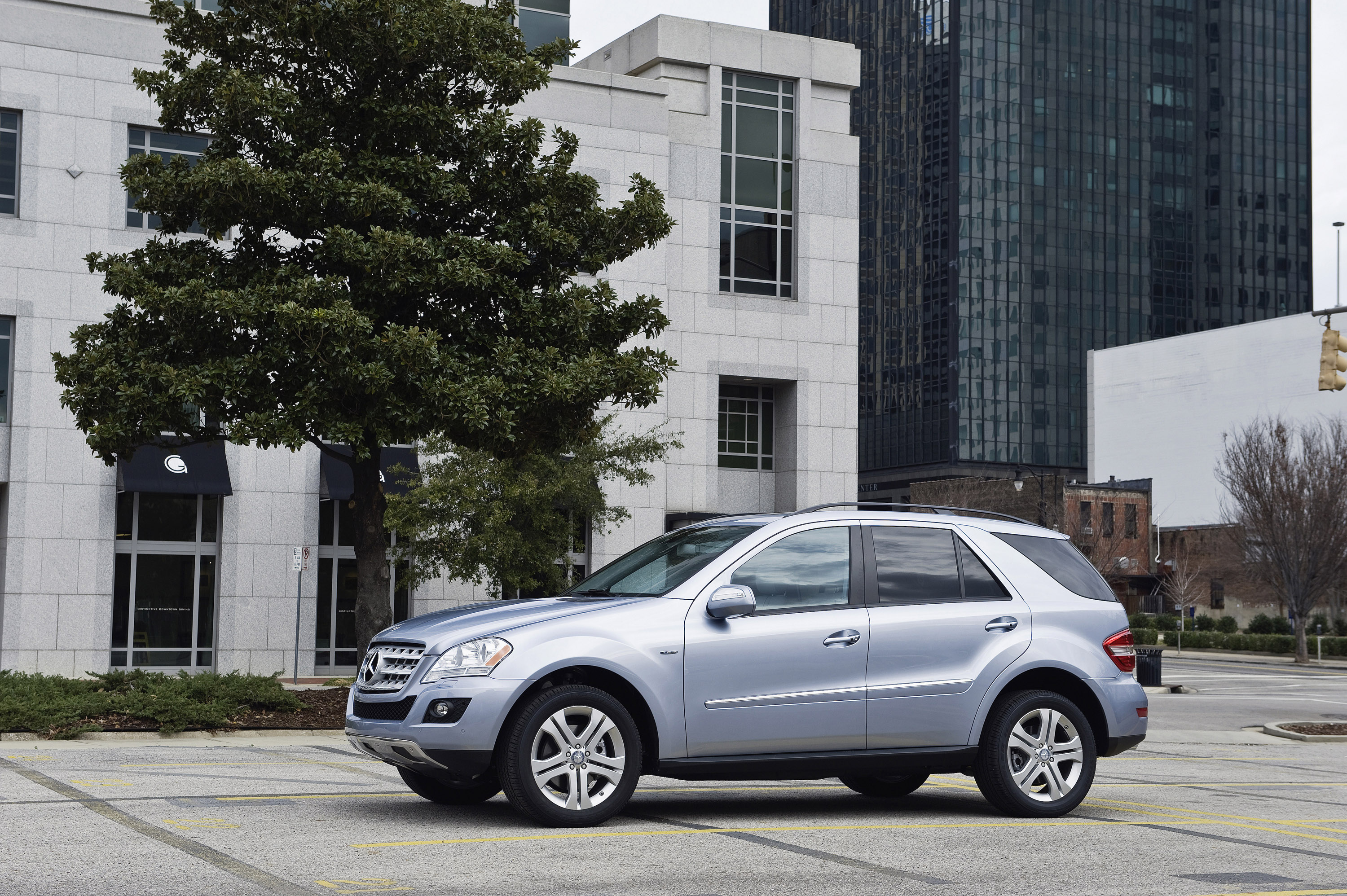Mercedes-Benz ML450 Hybrid photo #5