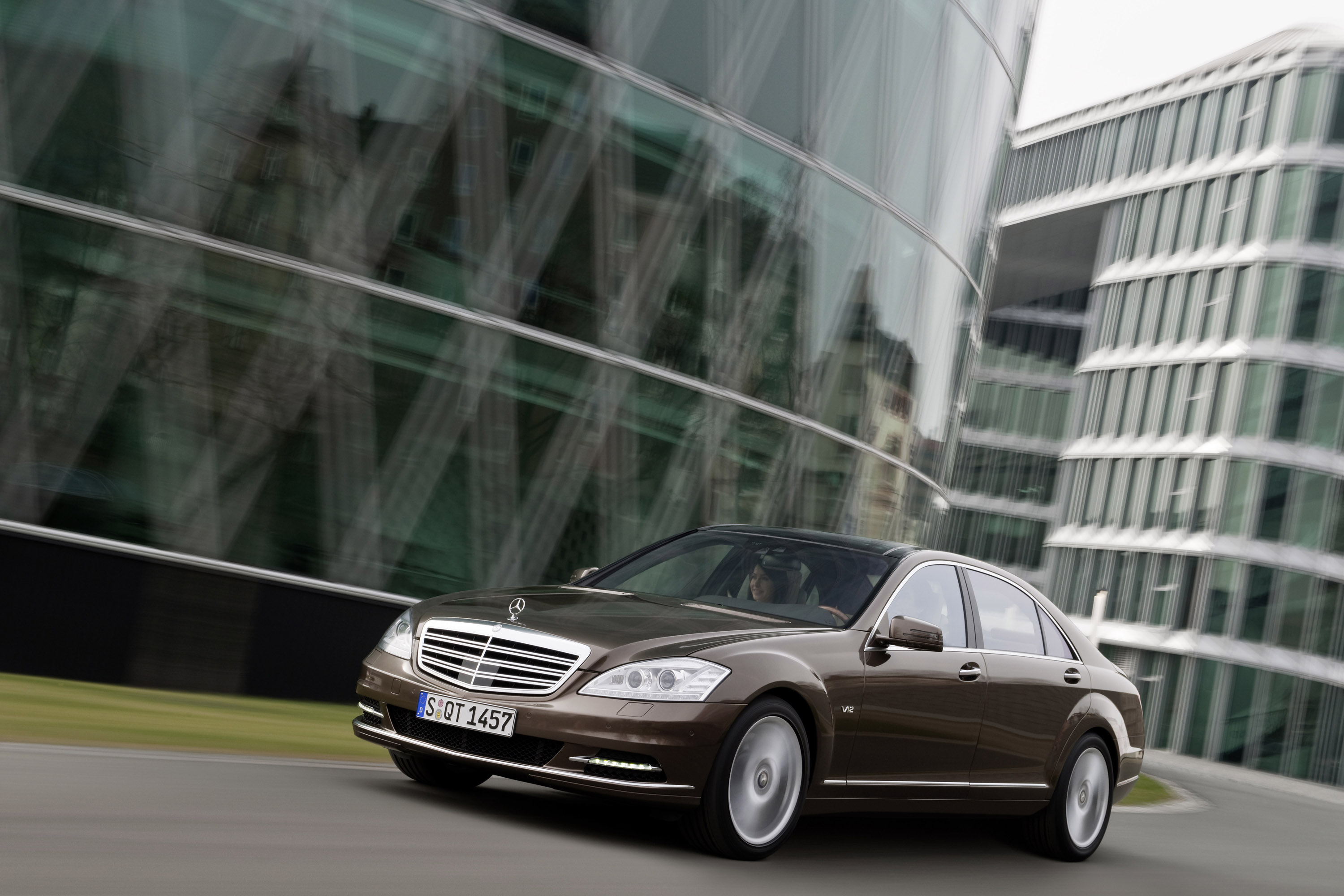 Mercedes-Benz S-Class photo #3