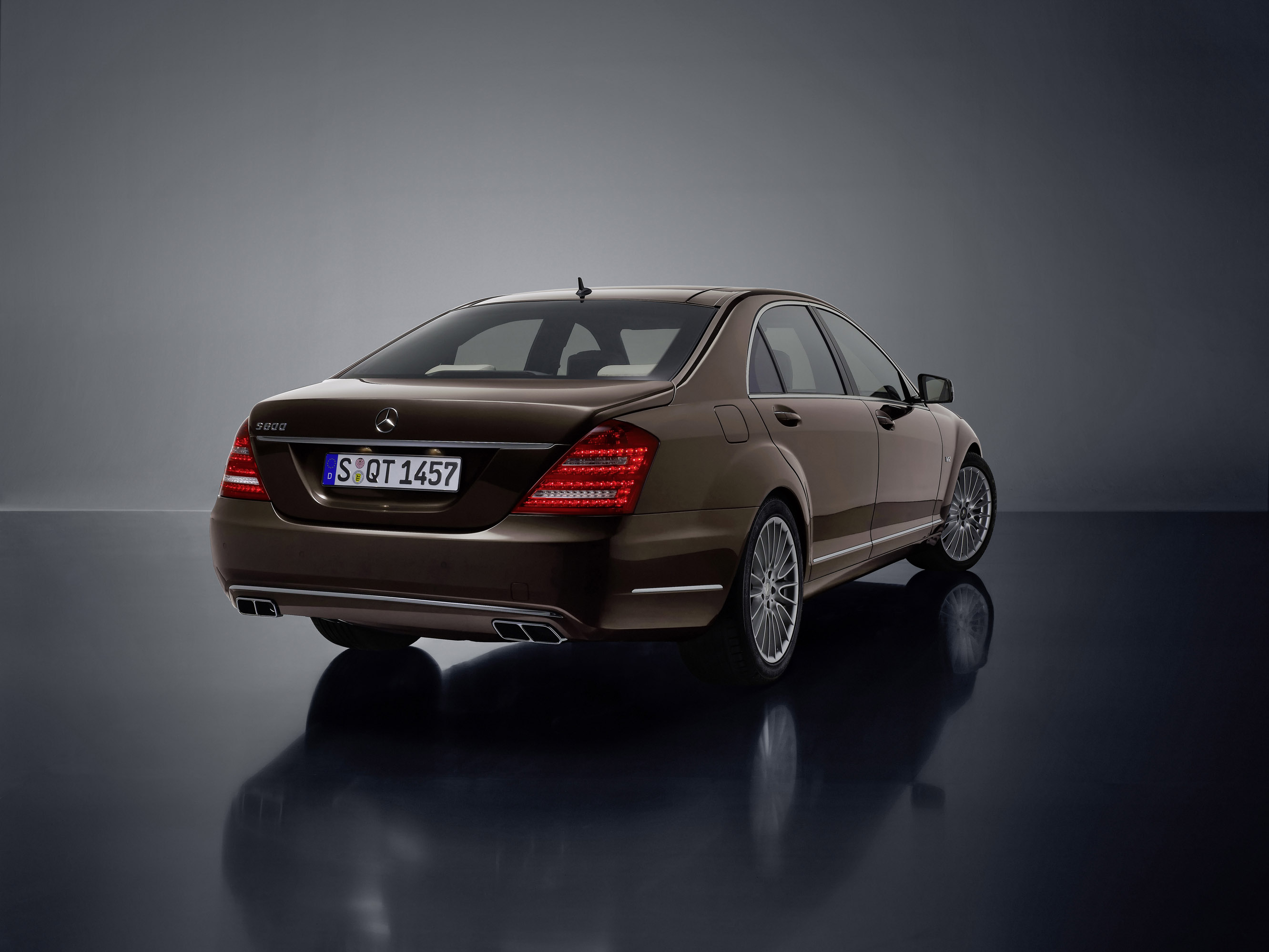 Mercedes-Benz S-Class photo #21