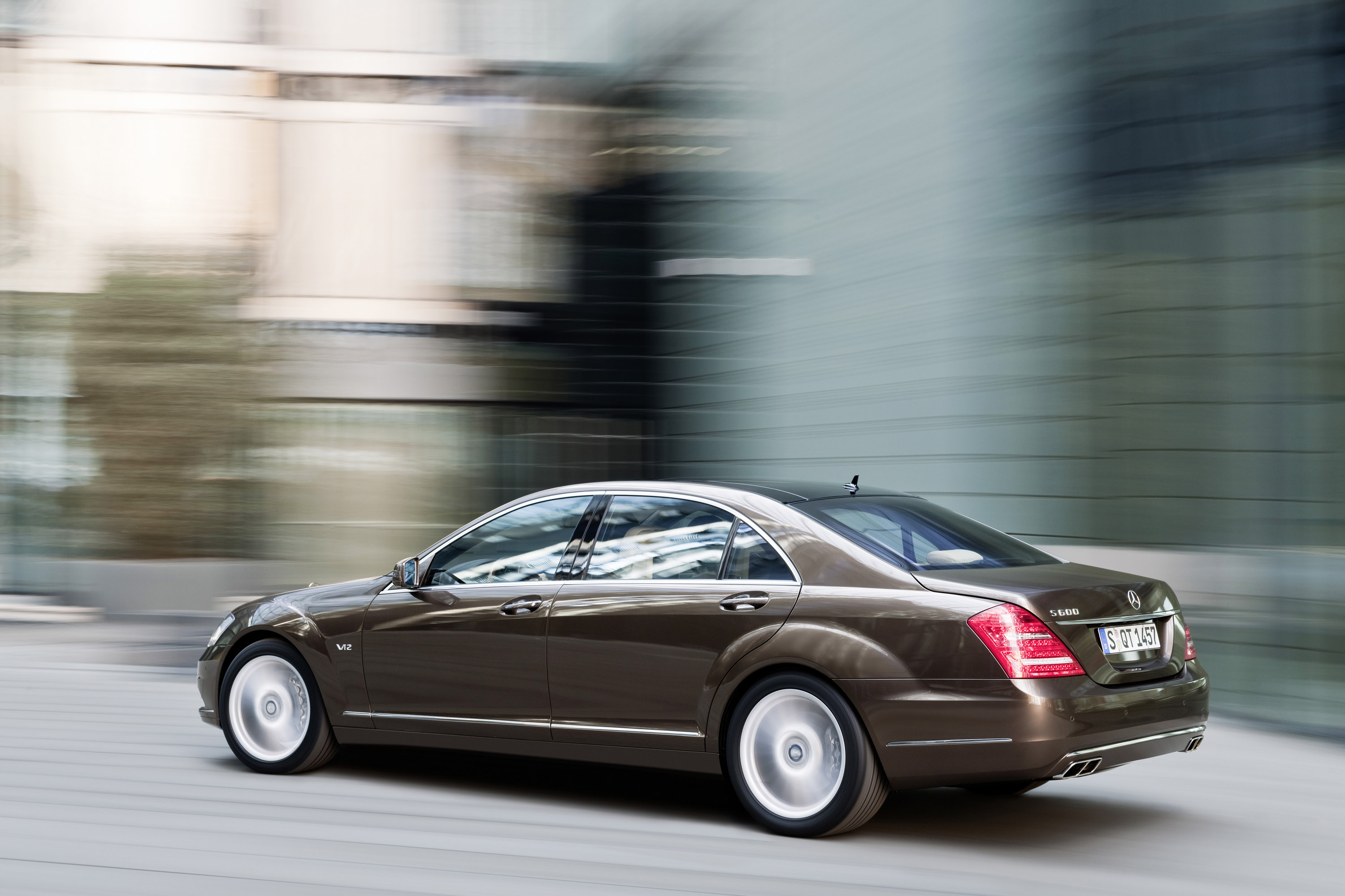Mercedes-Benz S-Class photo #22