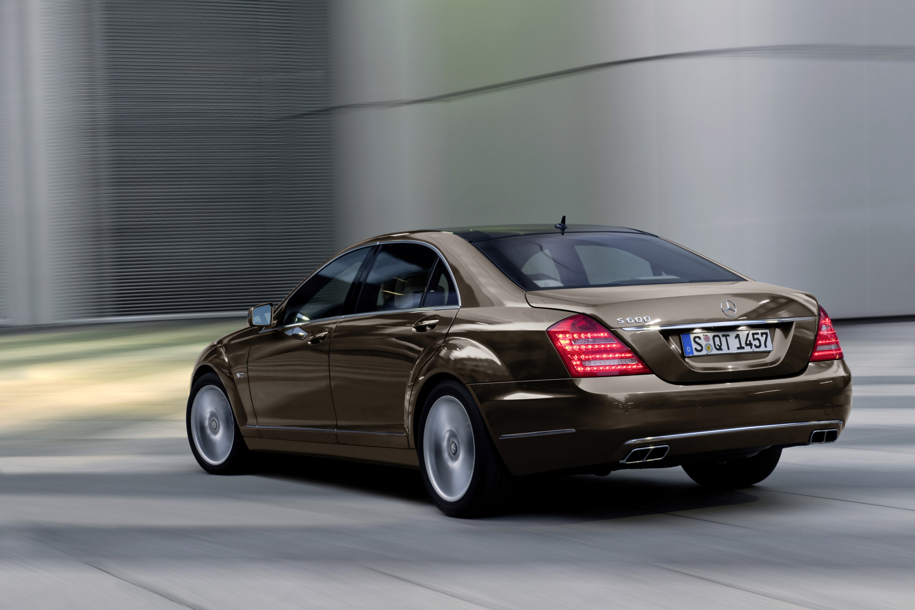Mercedes-Benz S-Class photo #23