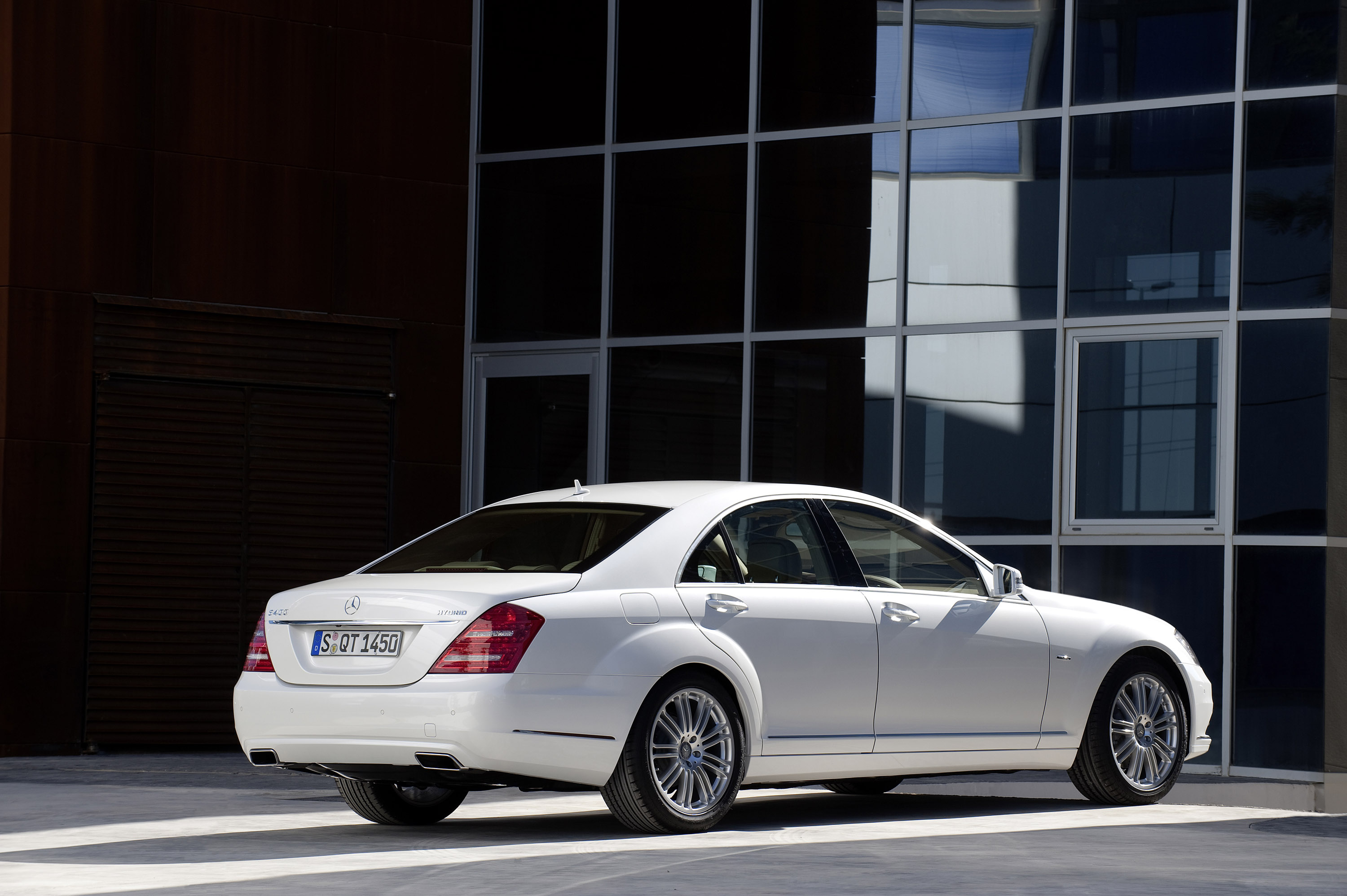 Mercedes-Benz S400 BlueHYBRID photo #15