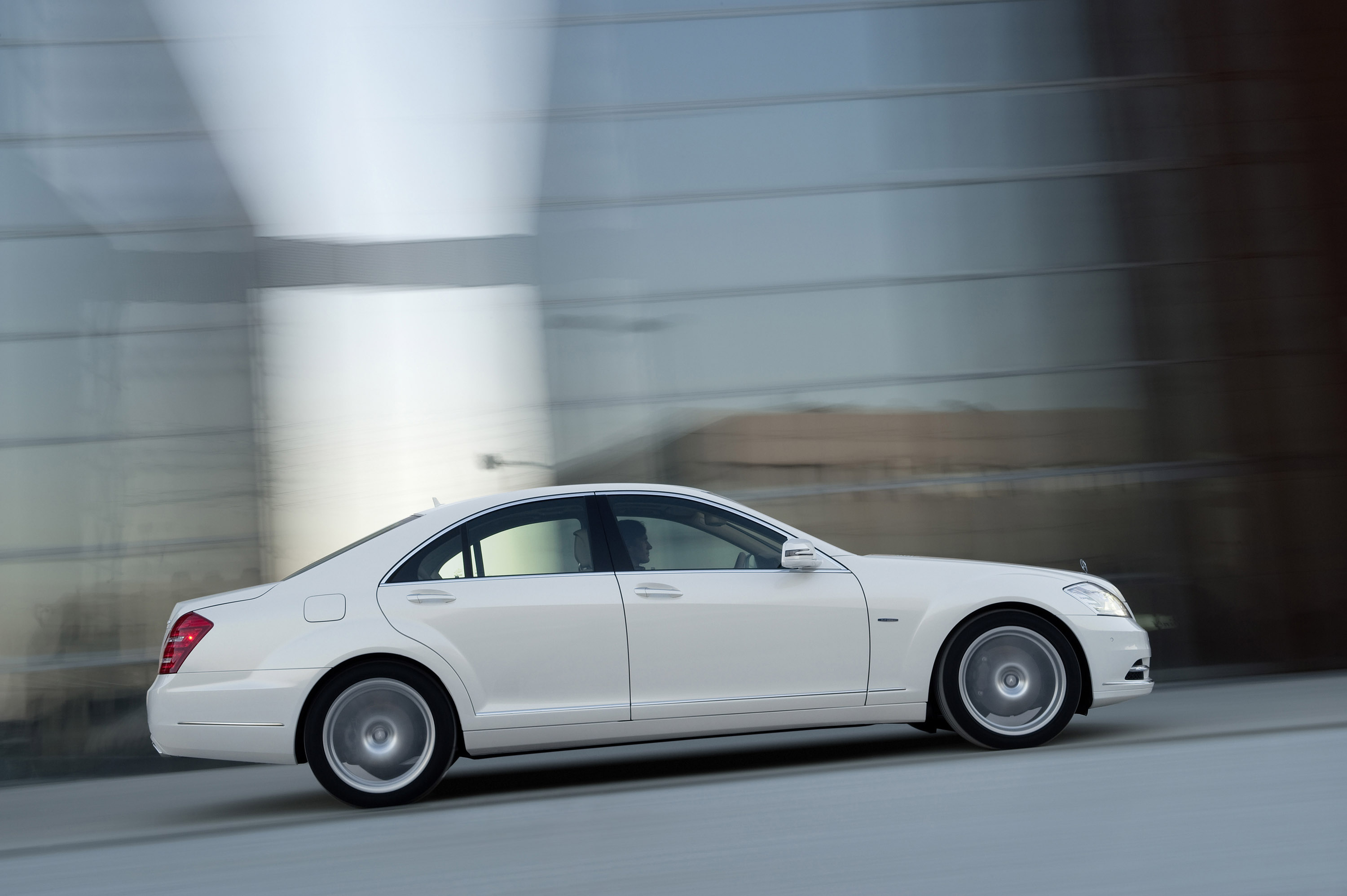 Mercedes-Benz S400 BlueHYBRID photo #23