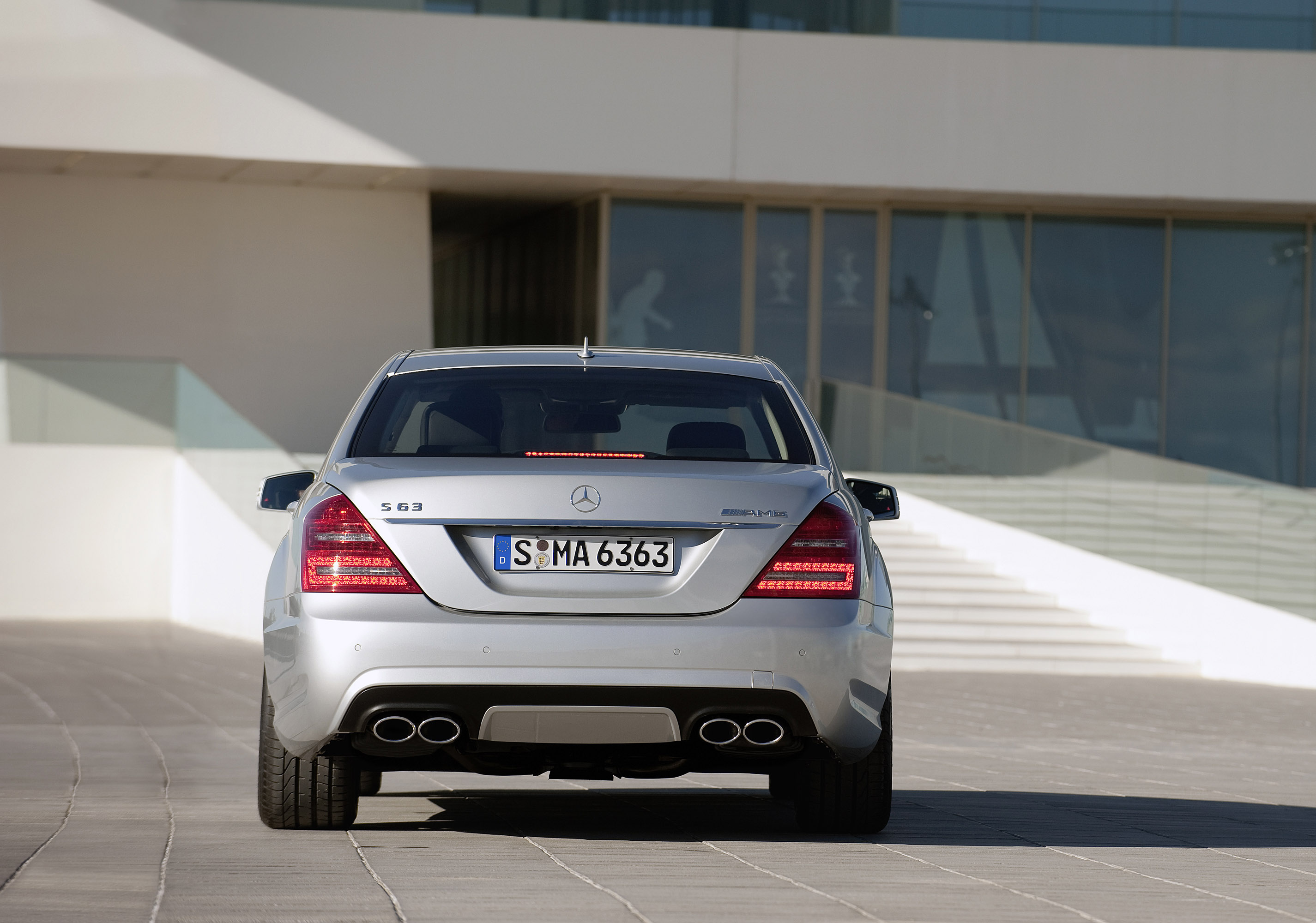 Mercedes-Benz S63 AMG photo #9