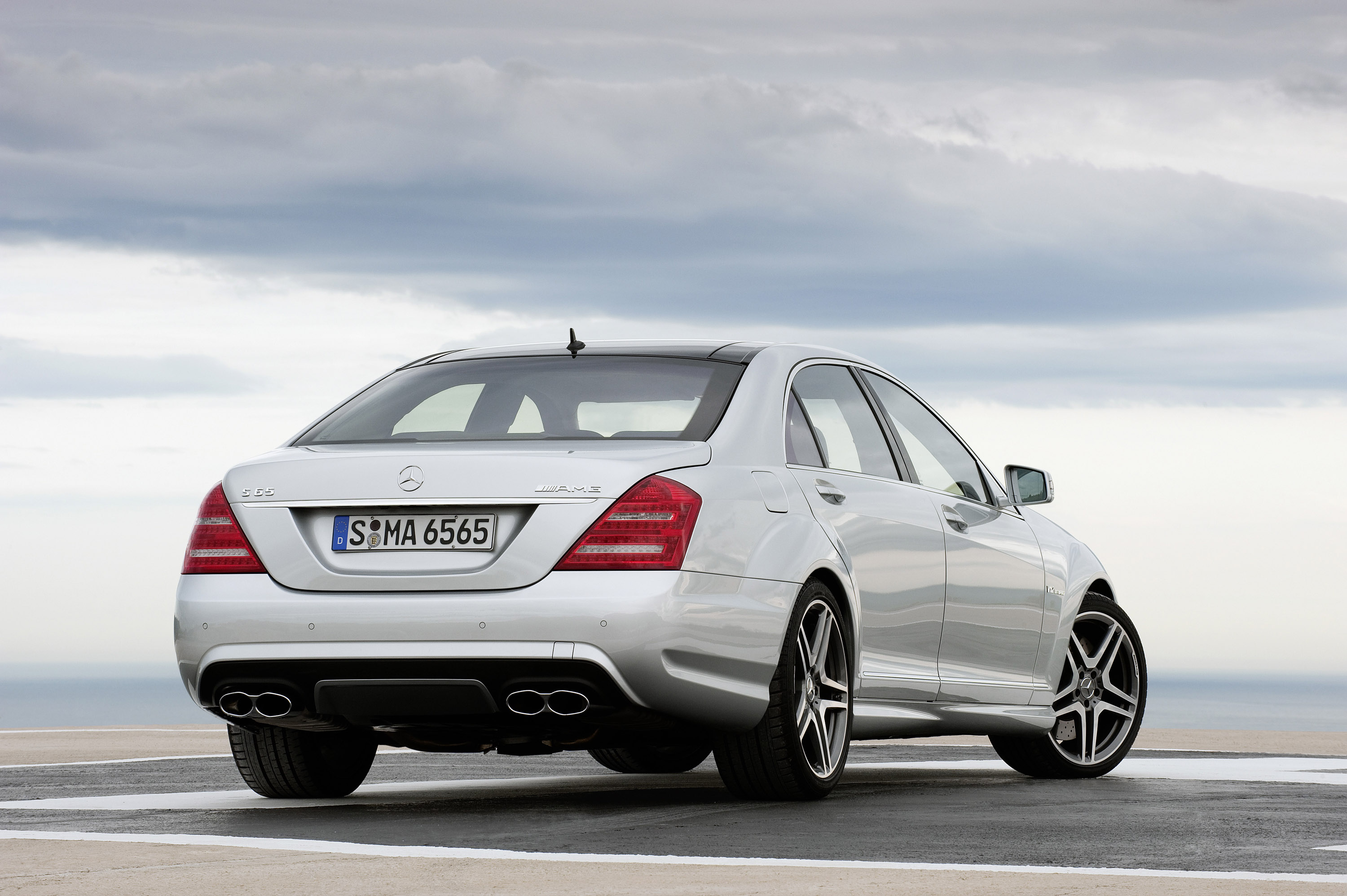 Mercedes-Benz S65 AMG photo #15