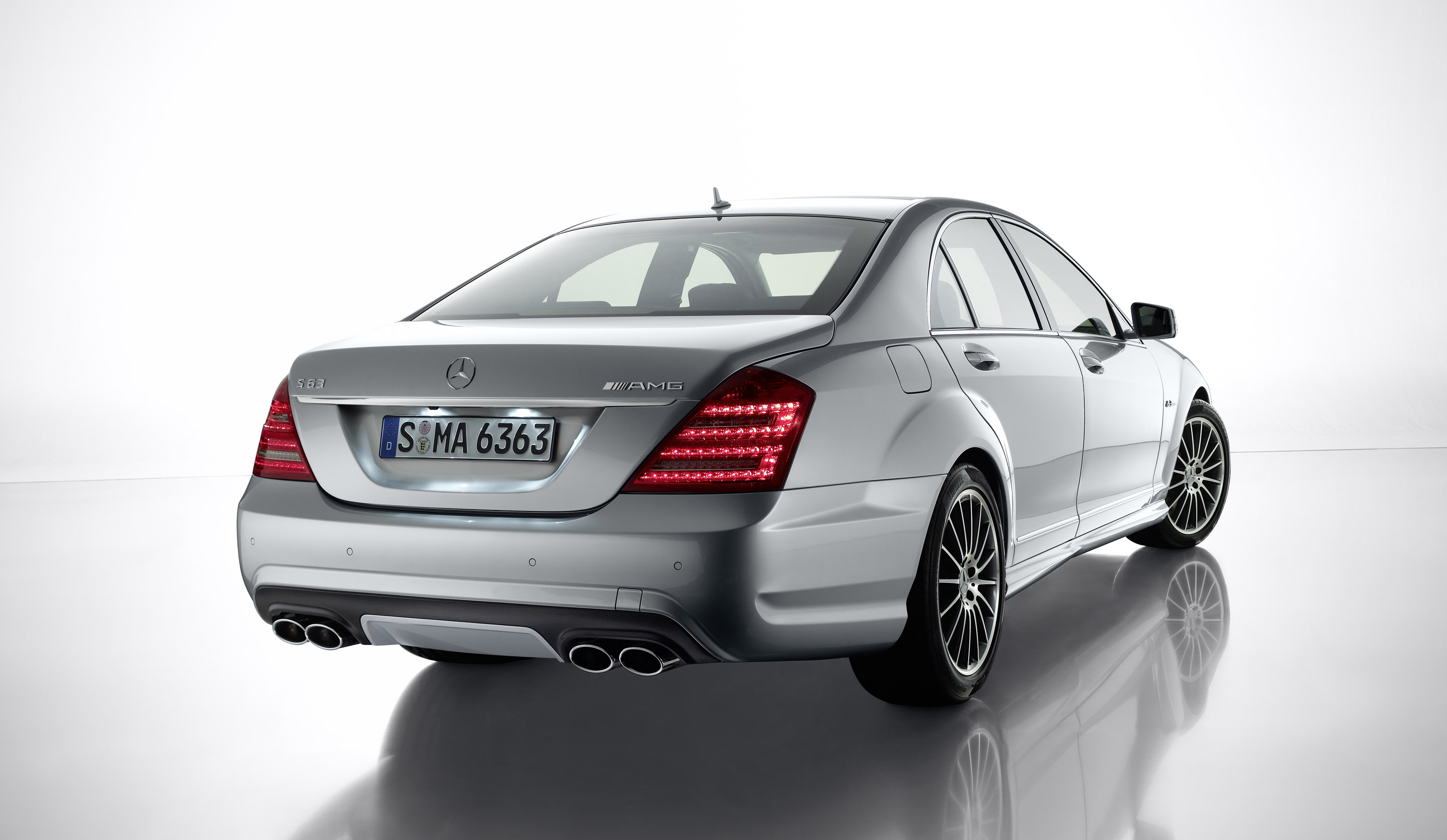 Mercedes-Benz S65 AMG photo #16