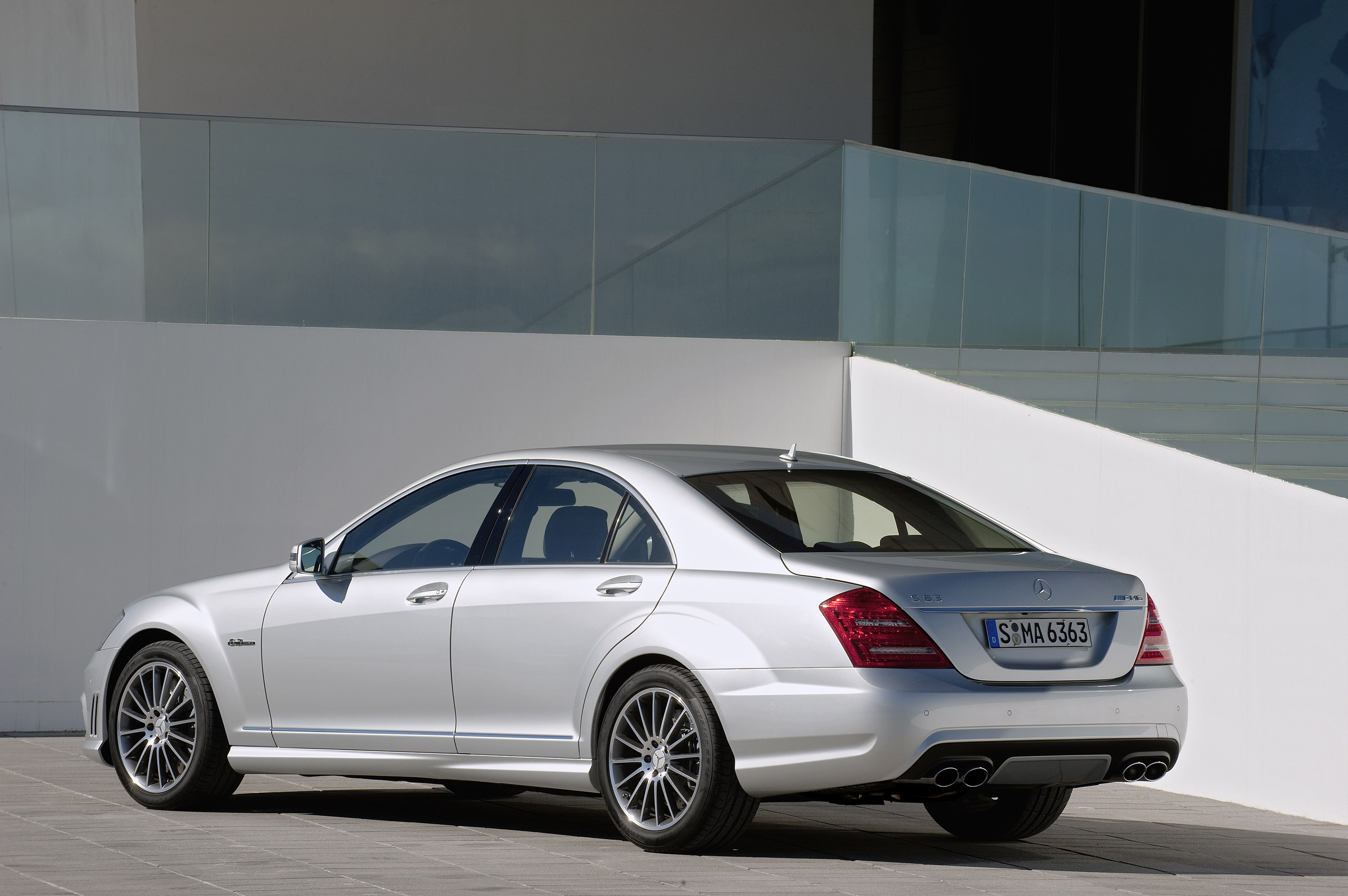 Mercedes-Benz S65 AMG photo #17