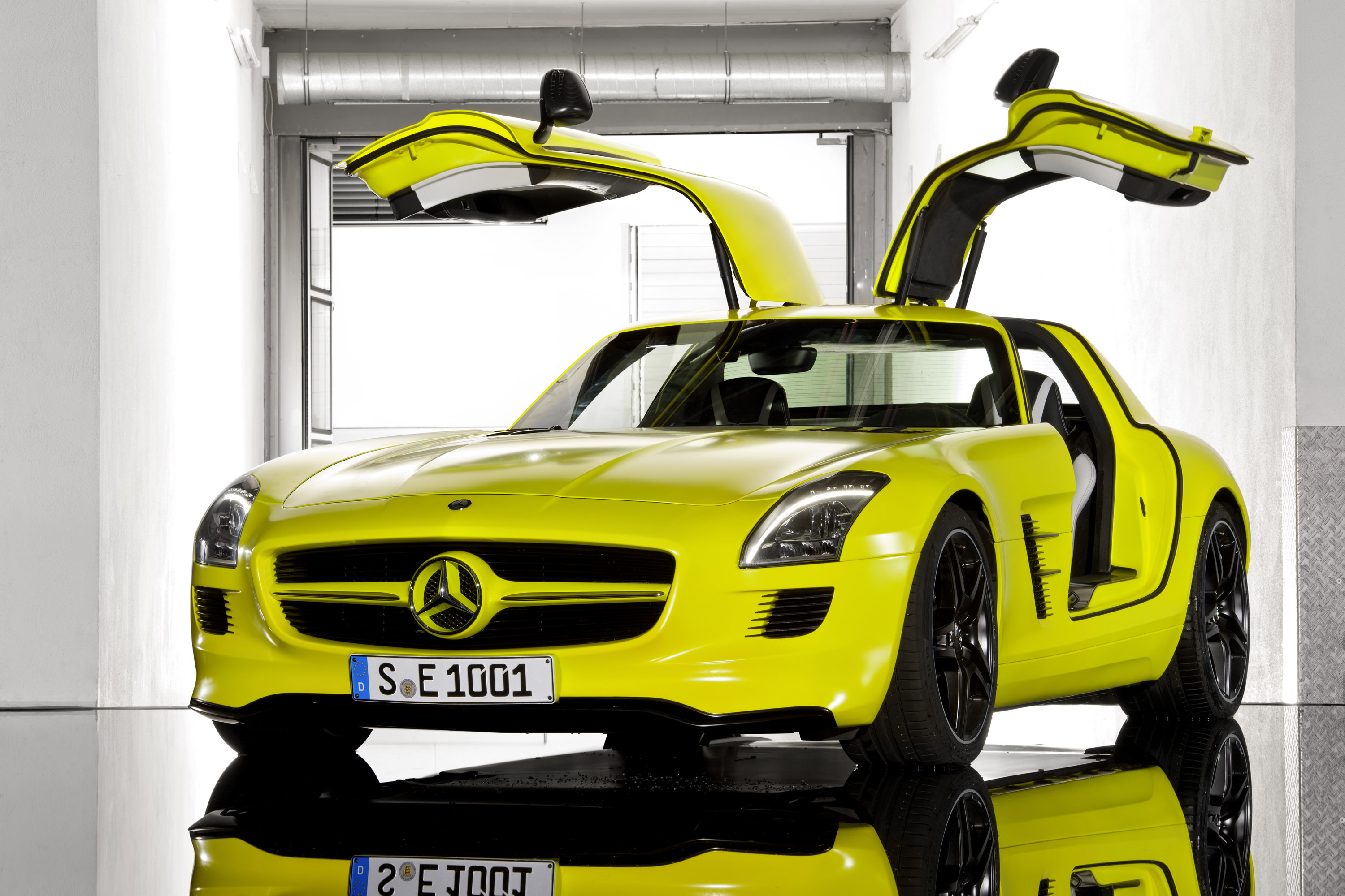 Mercedes-Benz SLS AMG E-Cell Concept photo #3