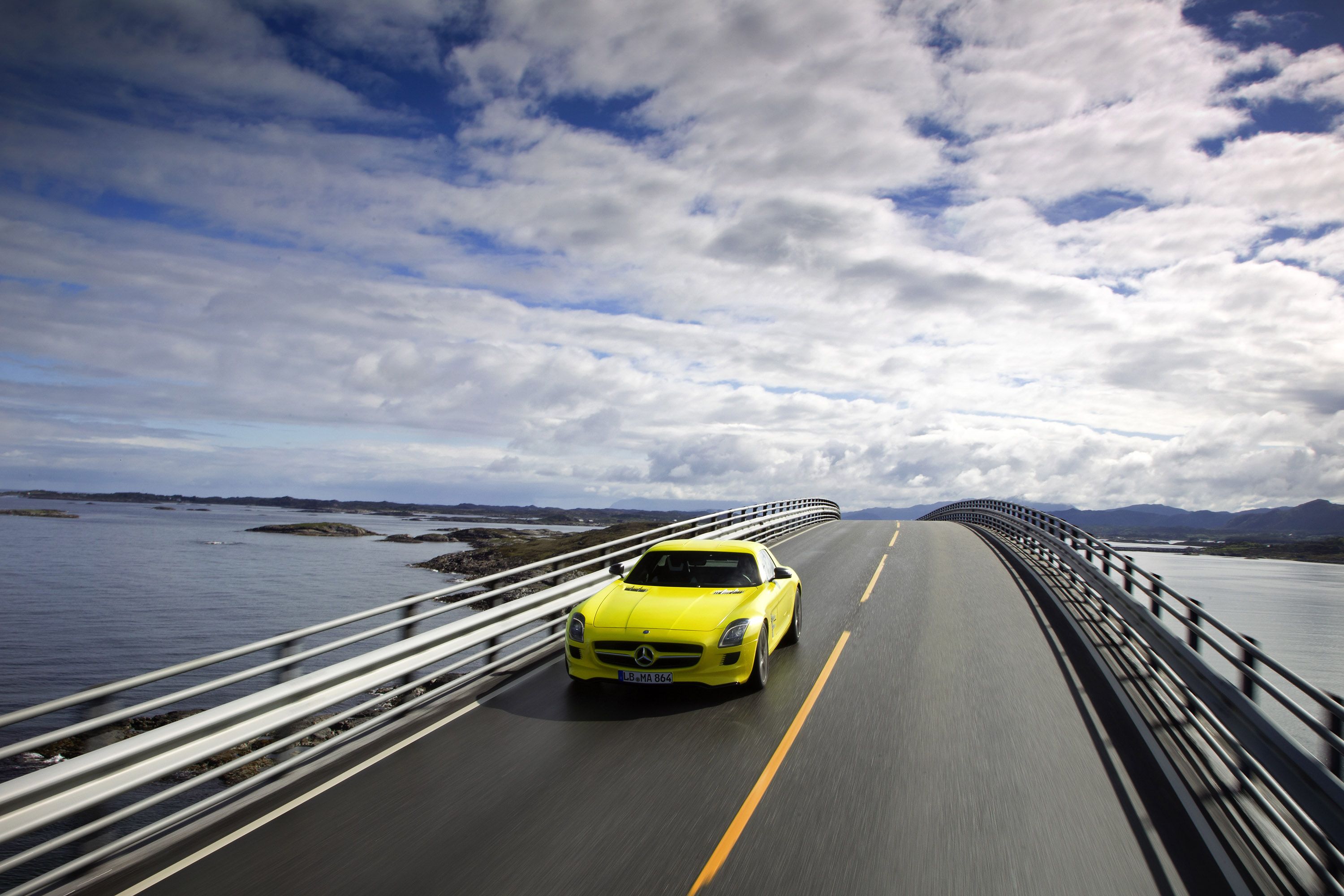 Future roads. Машина на дороге. Мост в машине. Автомобиль едет. Машина едет по дороге.