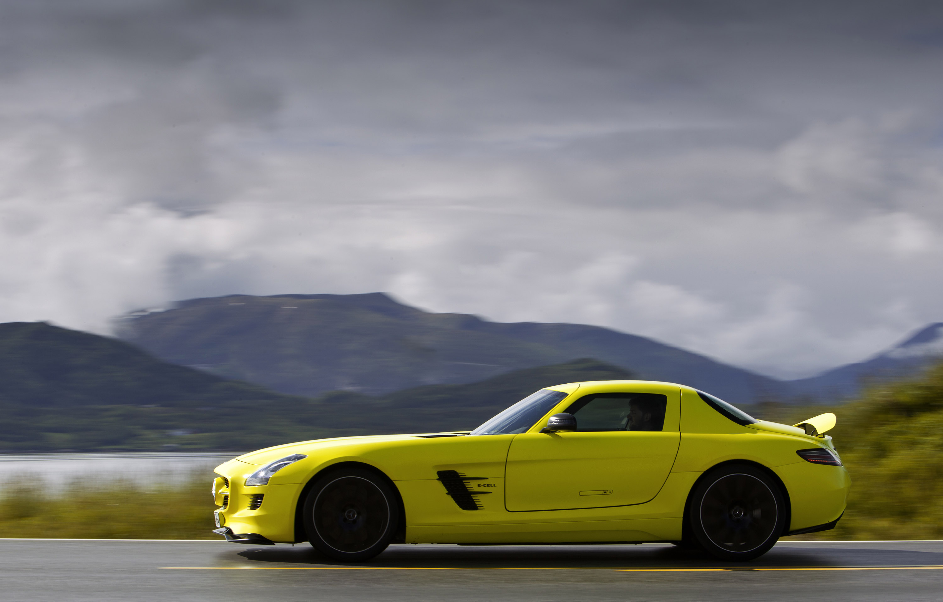 Mercedes-Benz SLS AMG E-Cell Concept photo #21