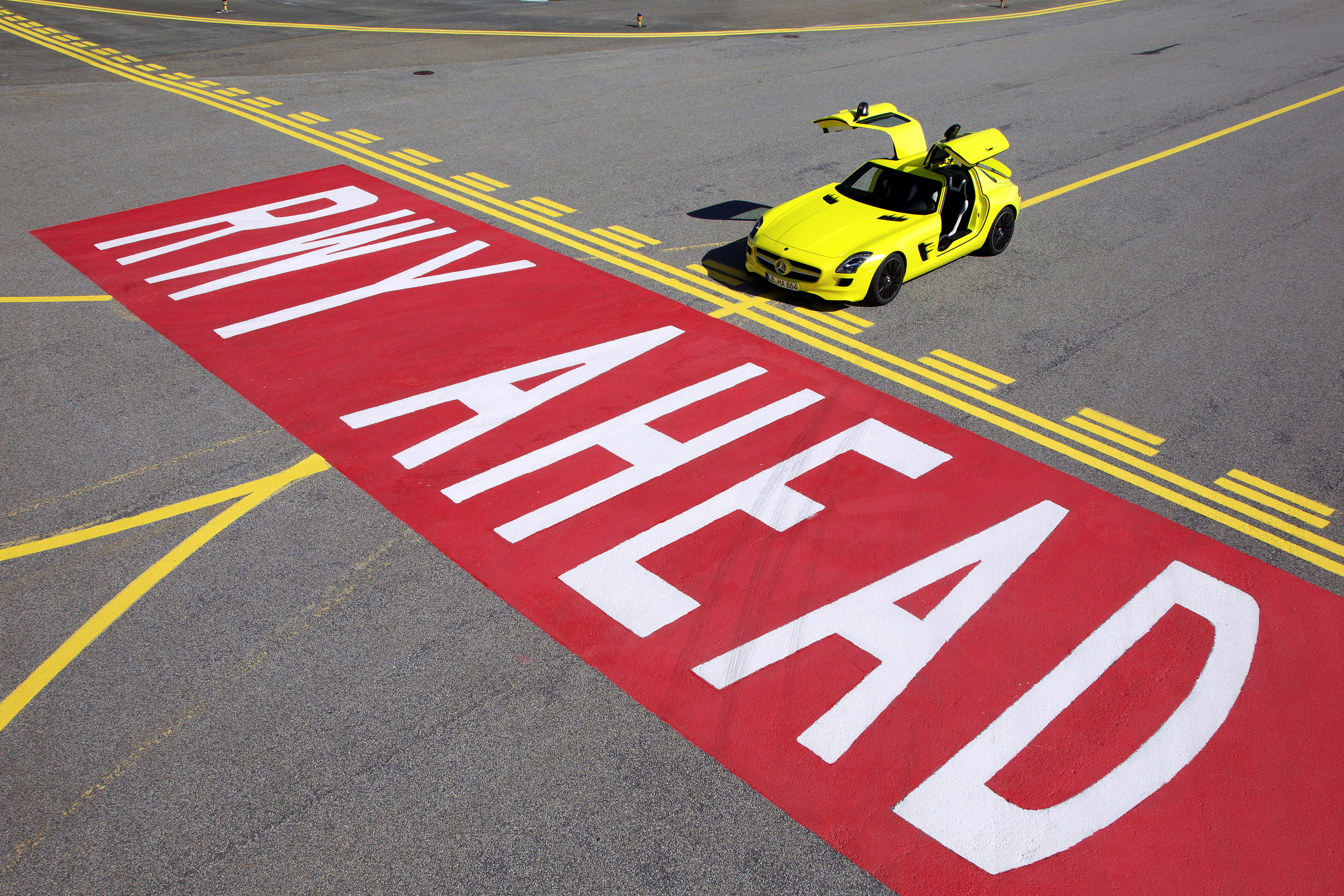 Mercedes-Benz SLS AMG E-Cell Concept photo #24