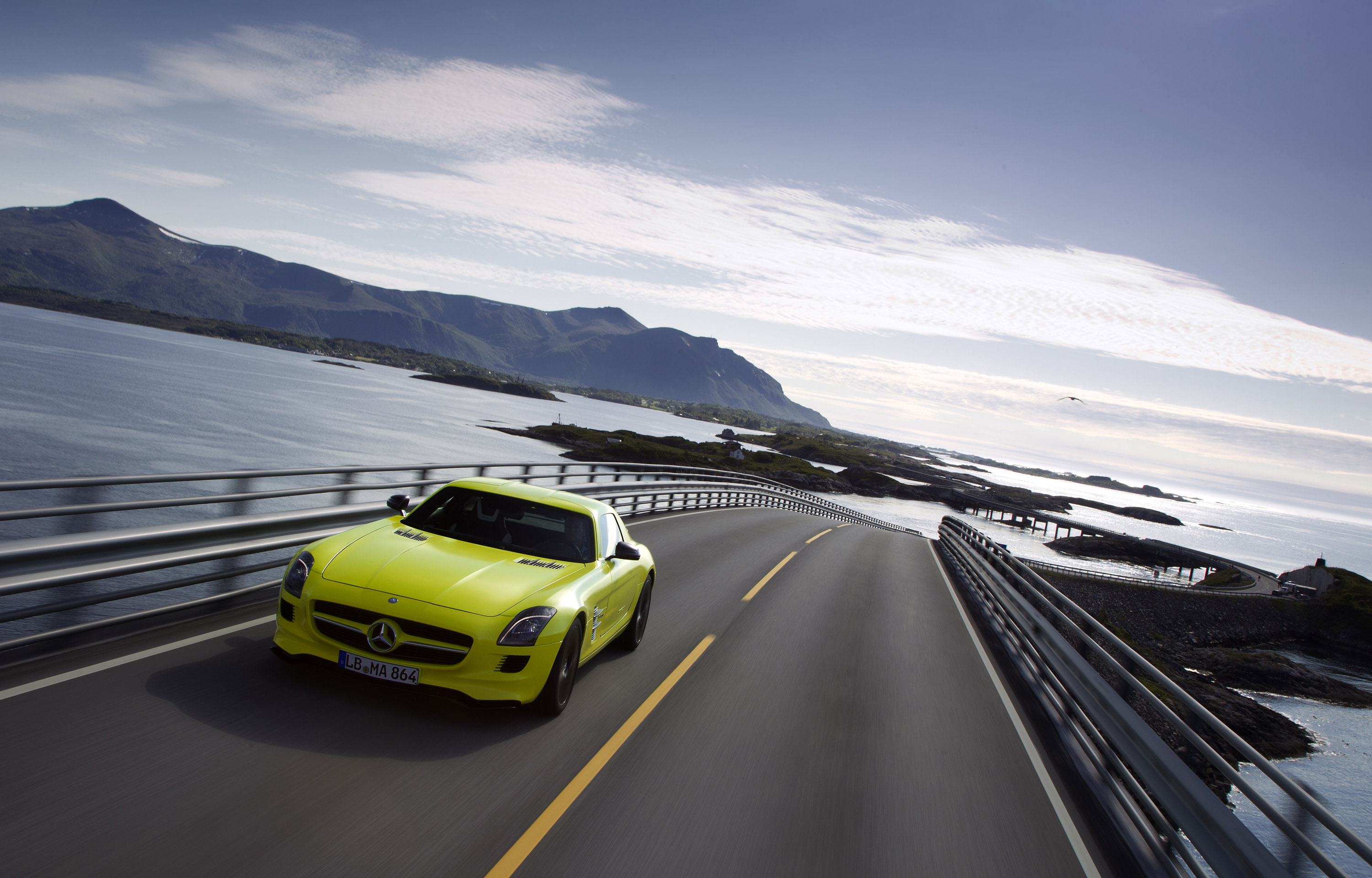 Mercedes-Benz SLS AMG E-Cell Concept photo #28