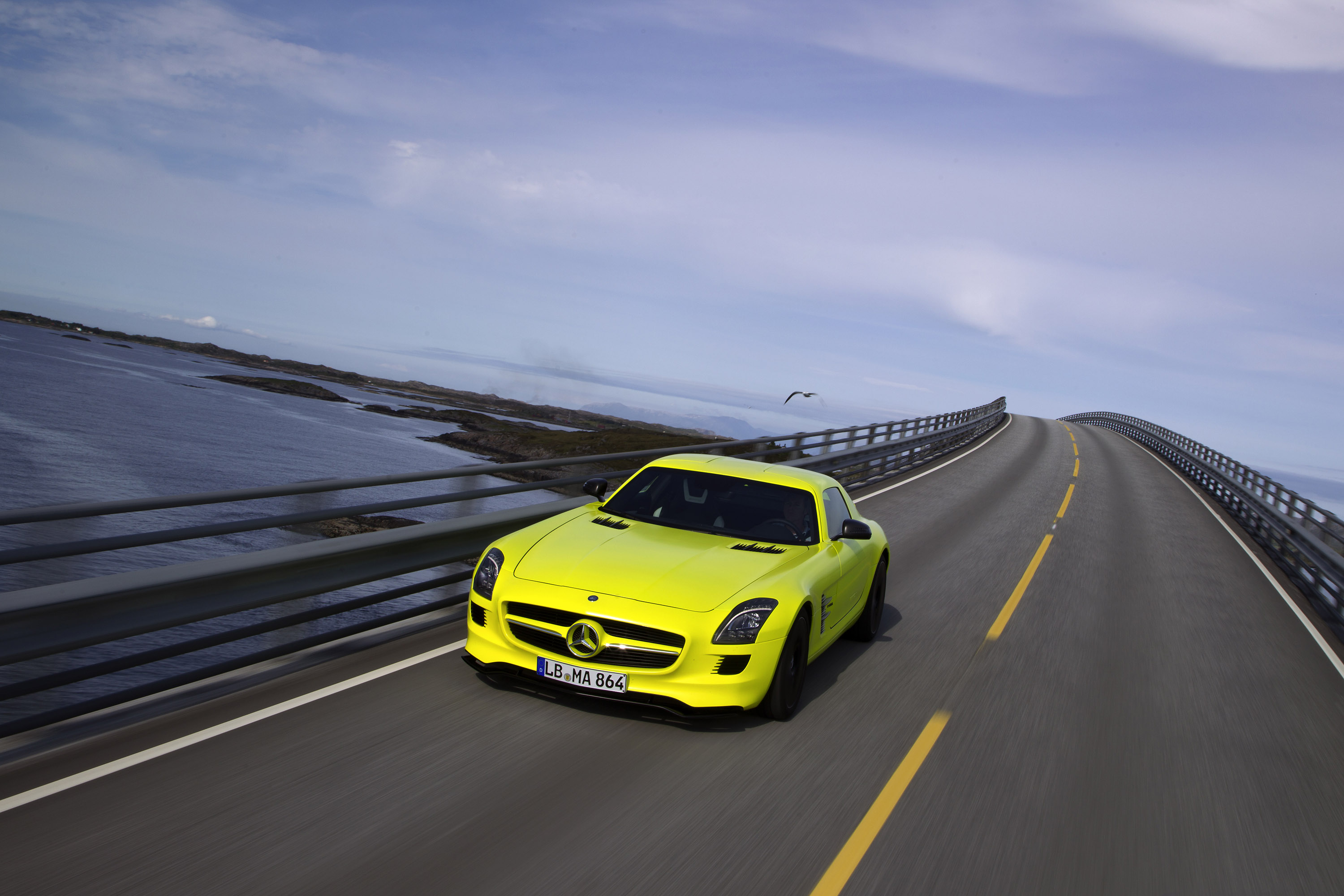 Mercedes-Benz SLS AMG E-Cell Concept photo #30