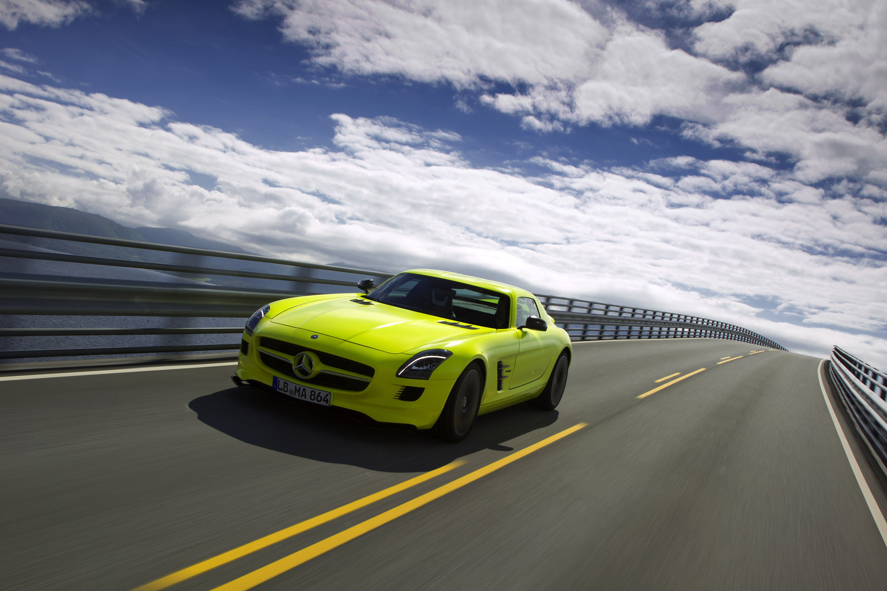 Mercedes-Benz SLS AMG E-Cell Concept photo #33