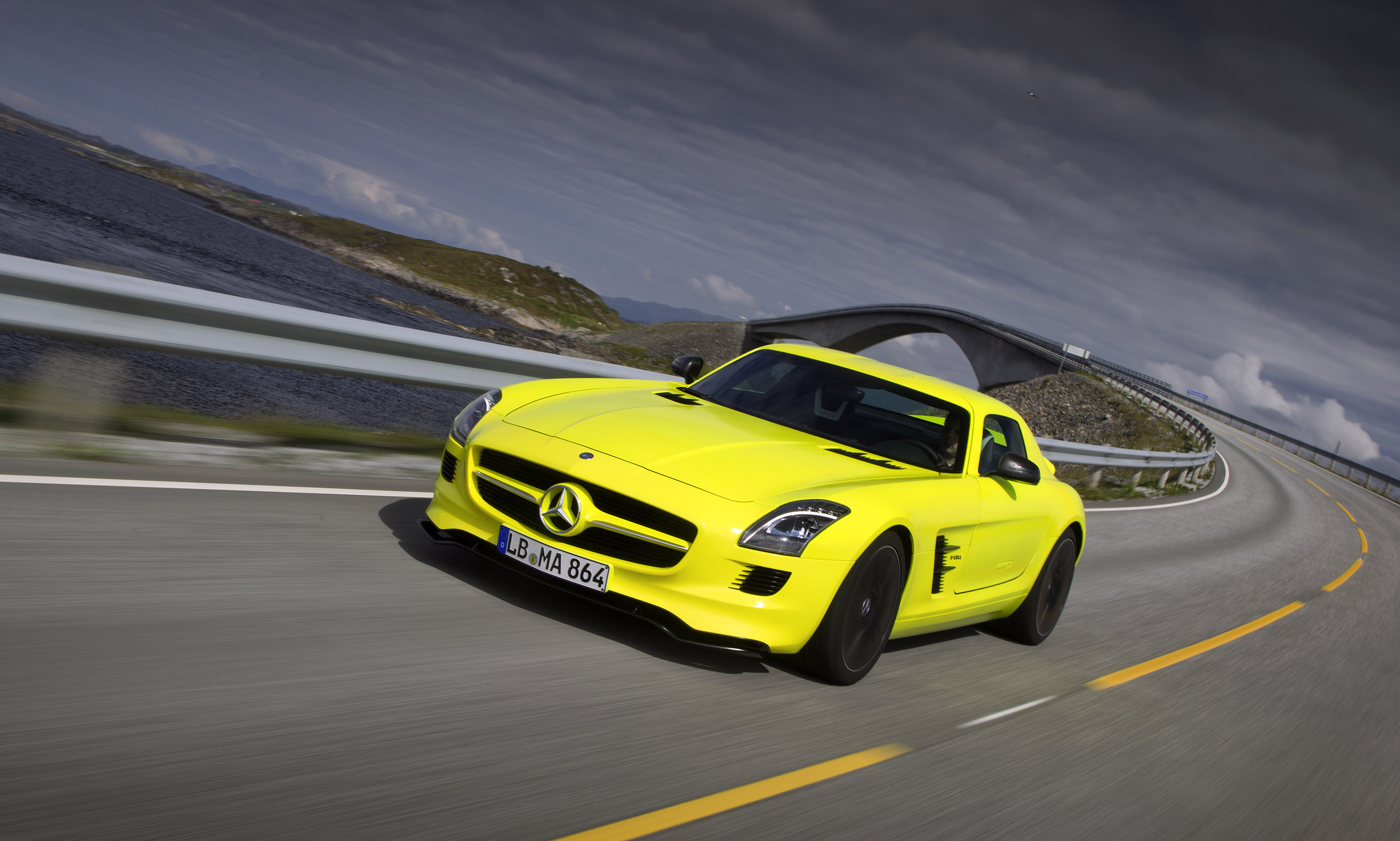 Mercedes-Benz SLS AMG E-Cell Concept photo #34
