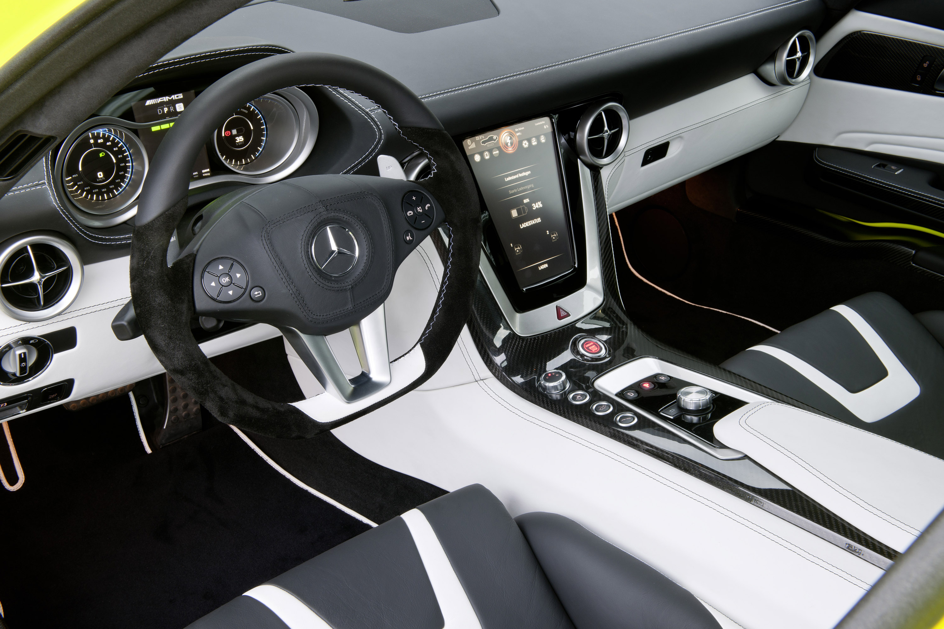 Mercedes-Benz SLS AMG E-Cell Concept photo #35