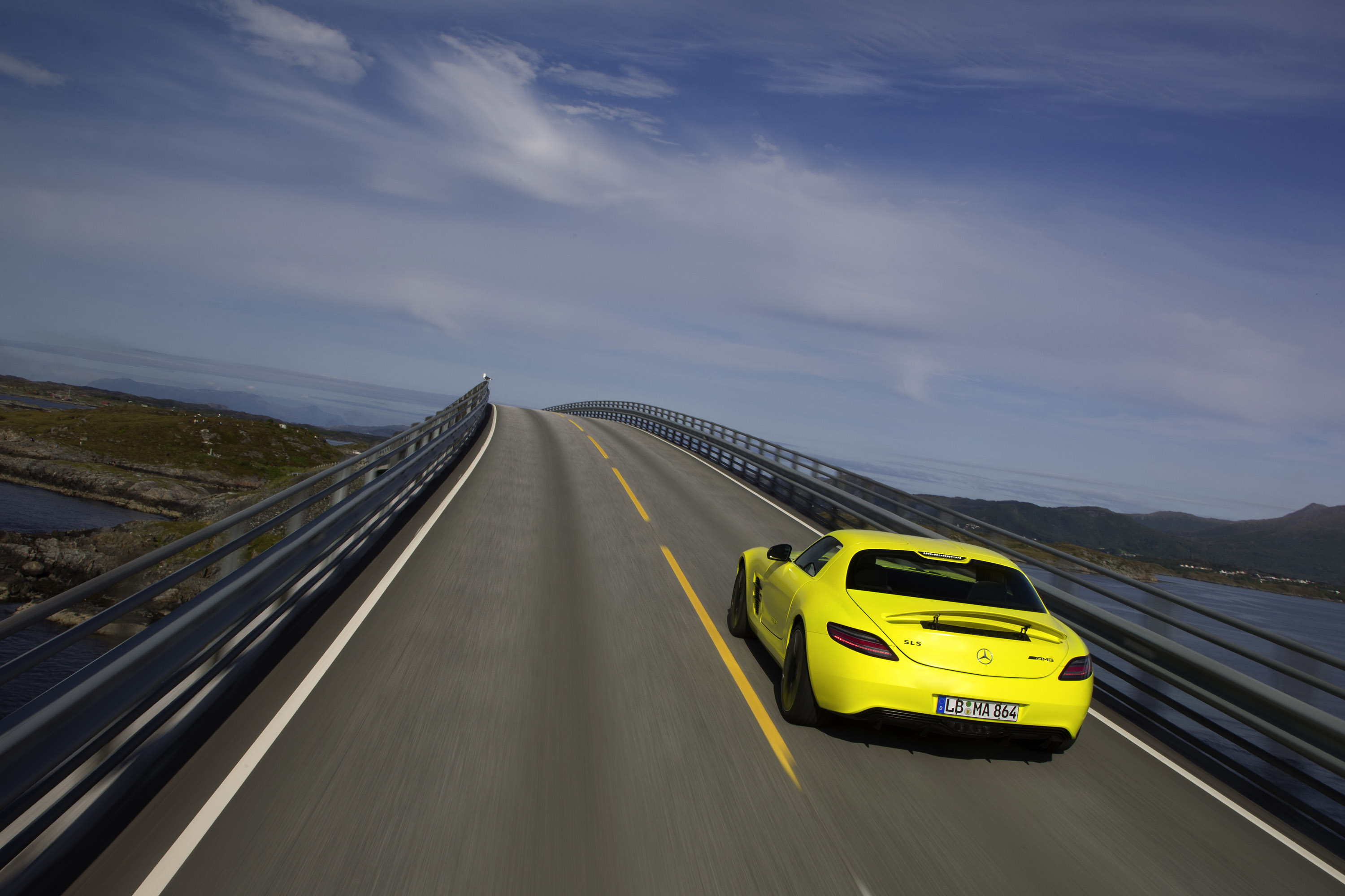 Mercedes-Benz SLS AMG E-Cell Concept photo #47