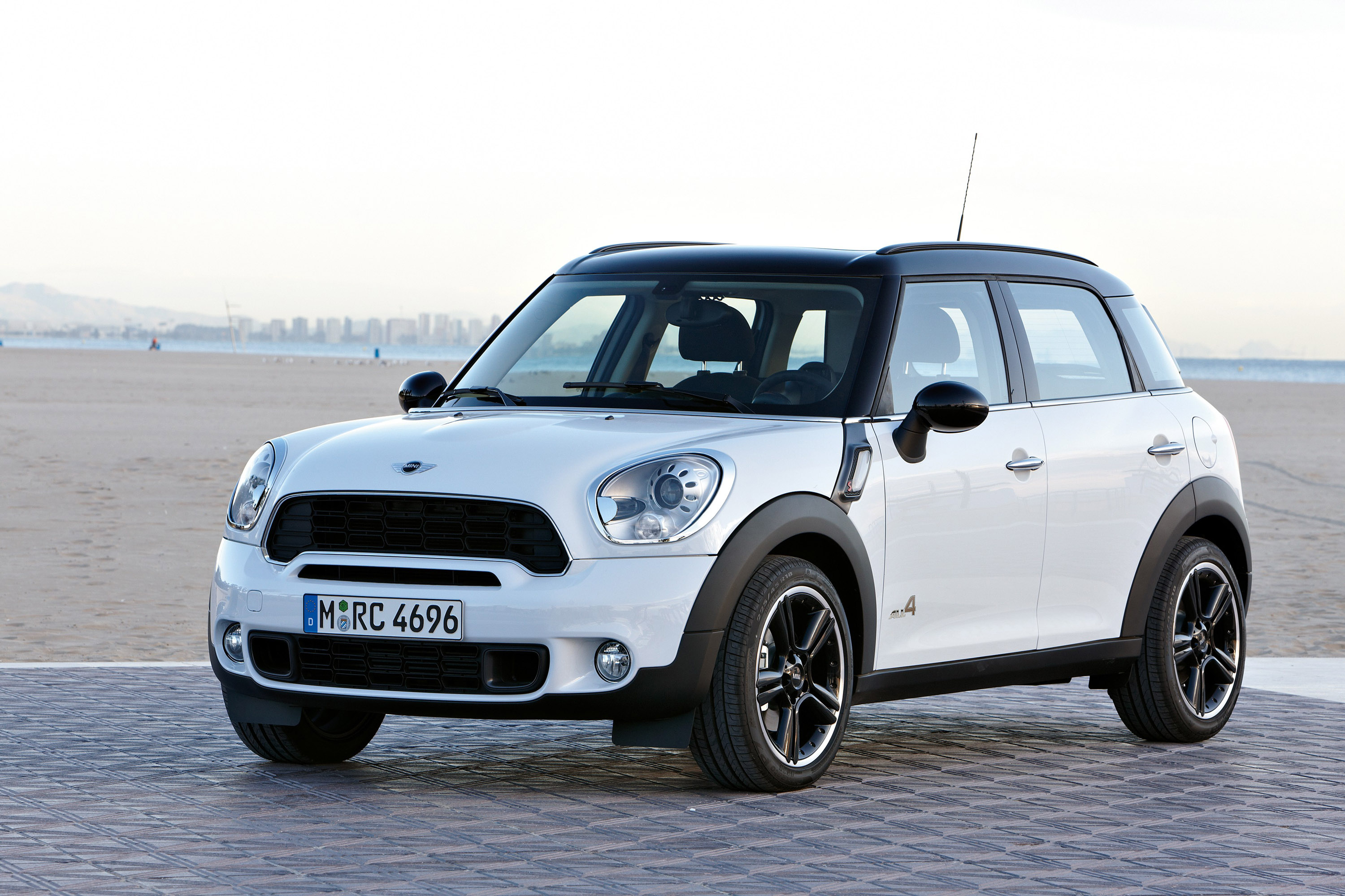 MINI Countryman photo #1