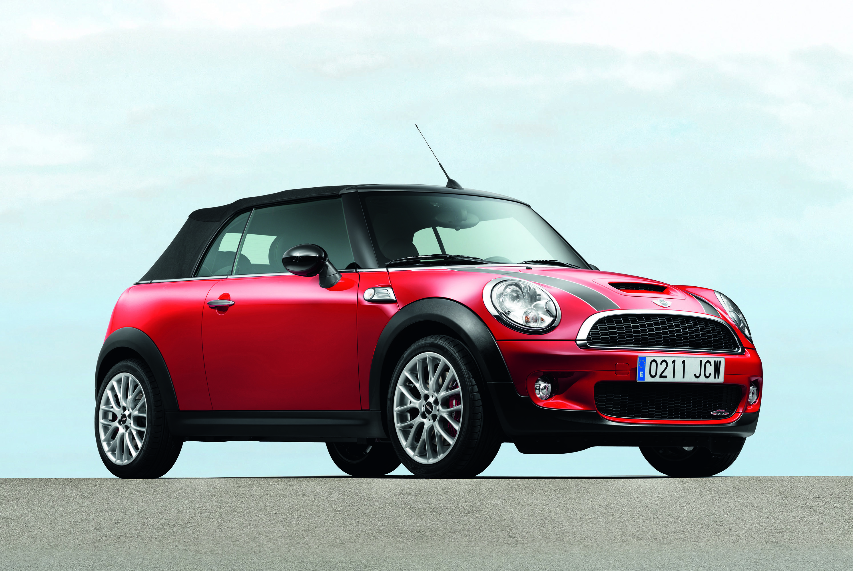 MINI John Cooper Works Convertible photo #2