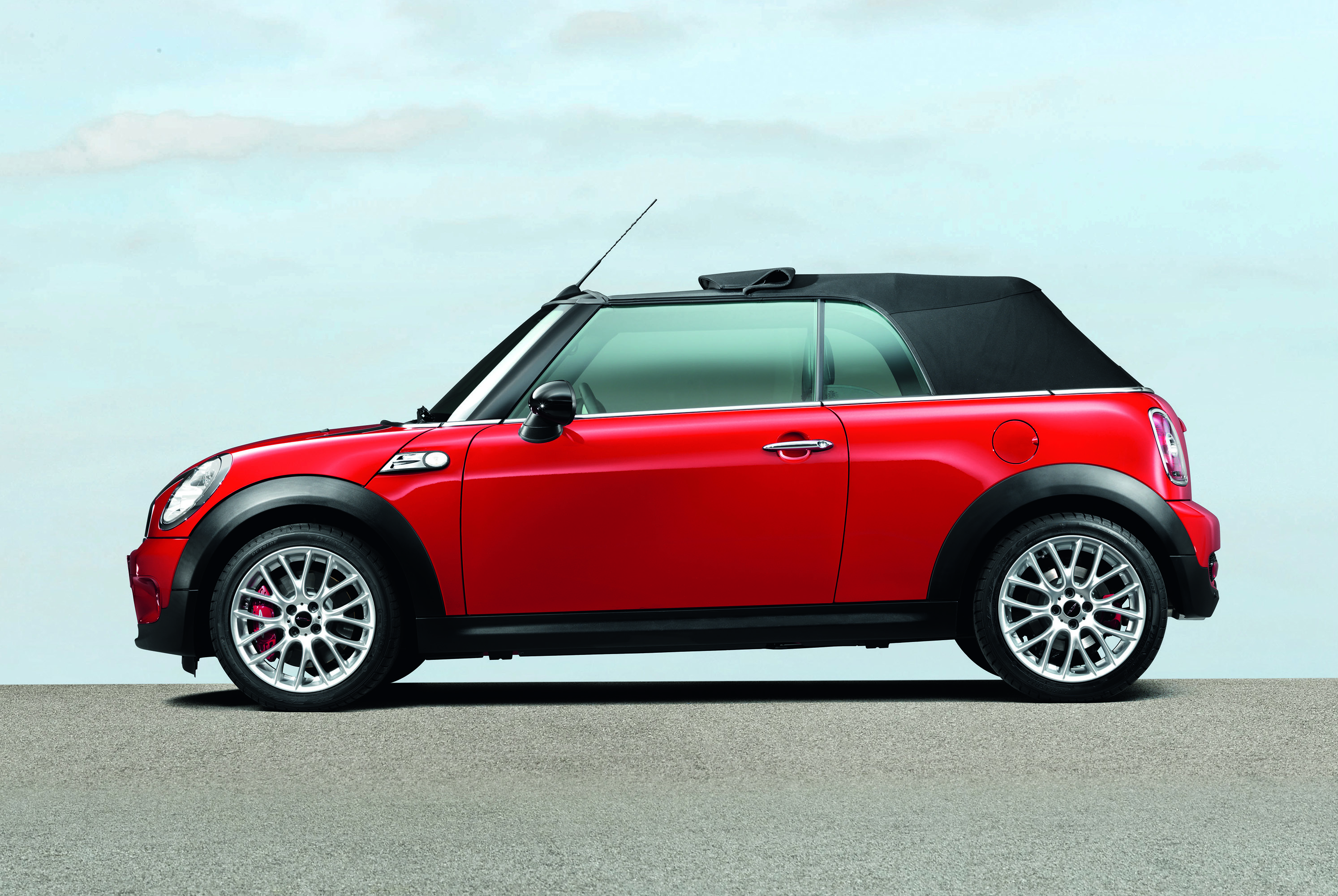 MINI John Cooper Works Convertible photo #17