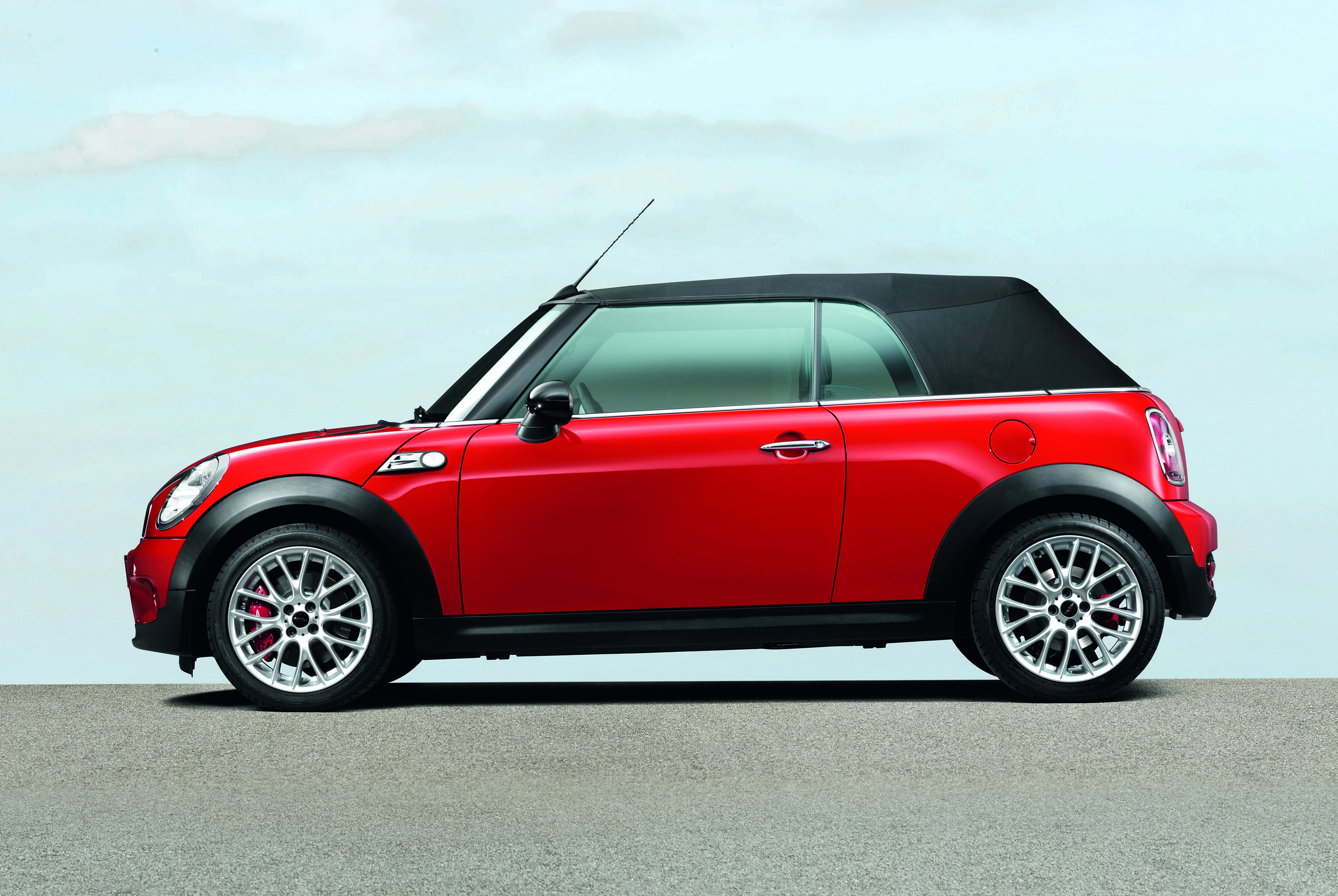 MINI John Cooper Works Convertible photo #18