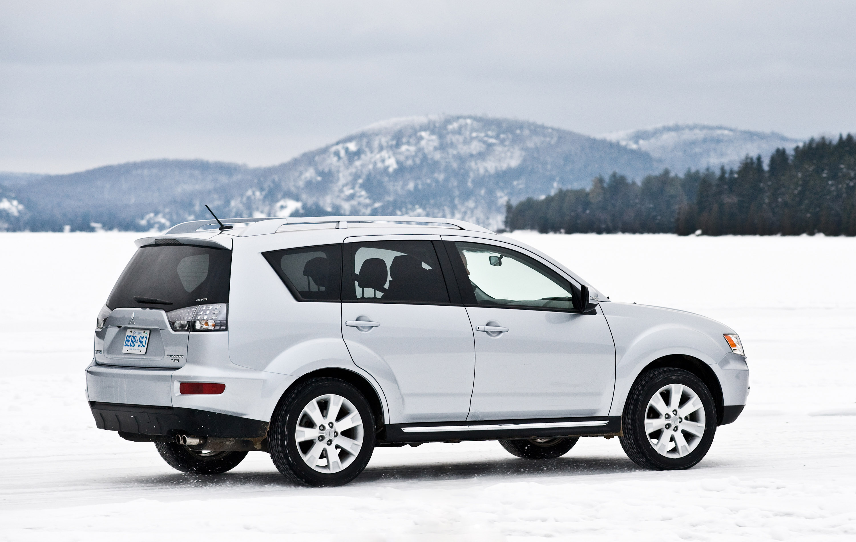 Mitsubishi Outlander photo #28