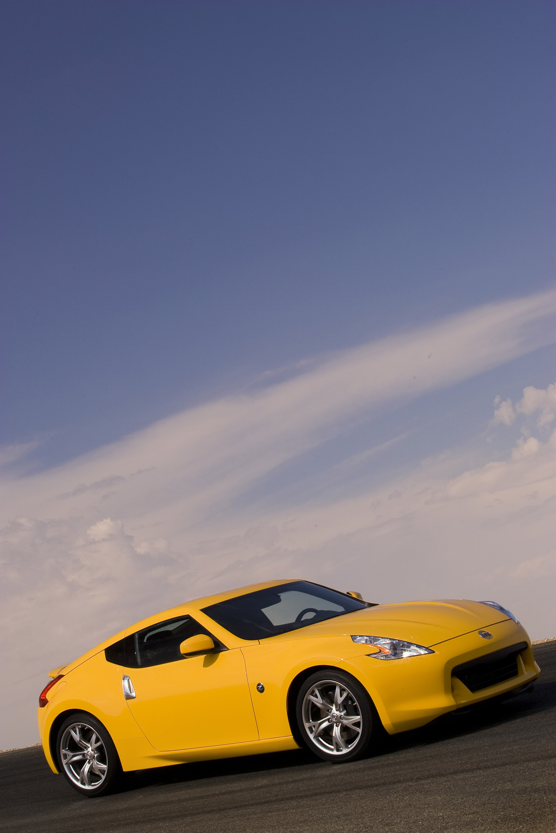 Nissan 370Z Coupe photo #5