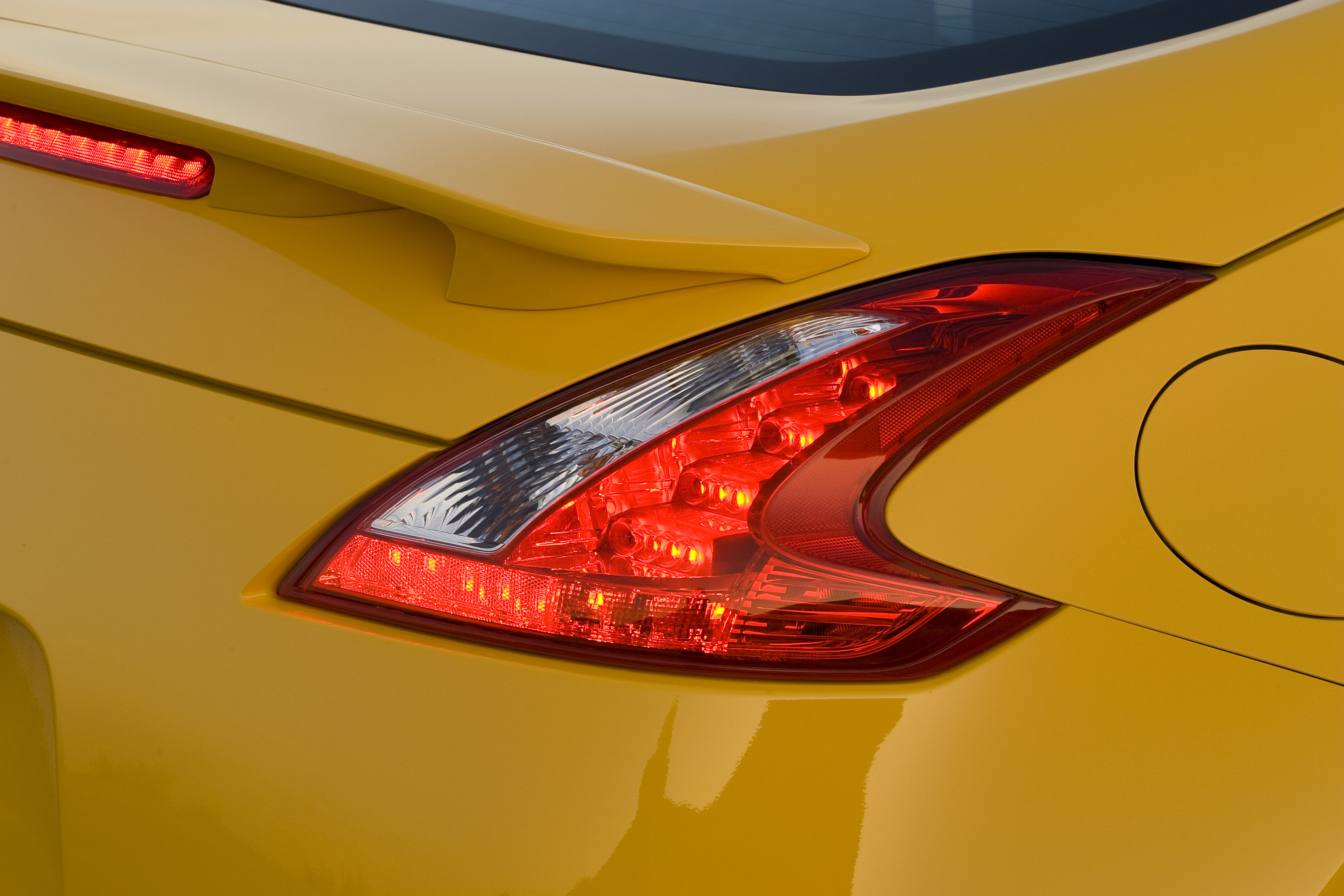 Nissan 370Z Coupe photo #16