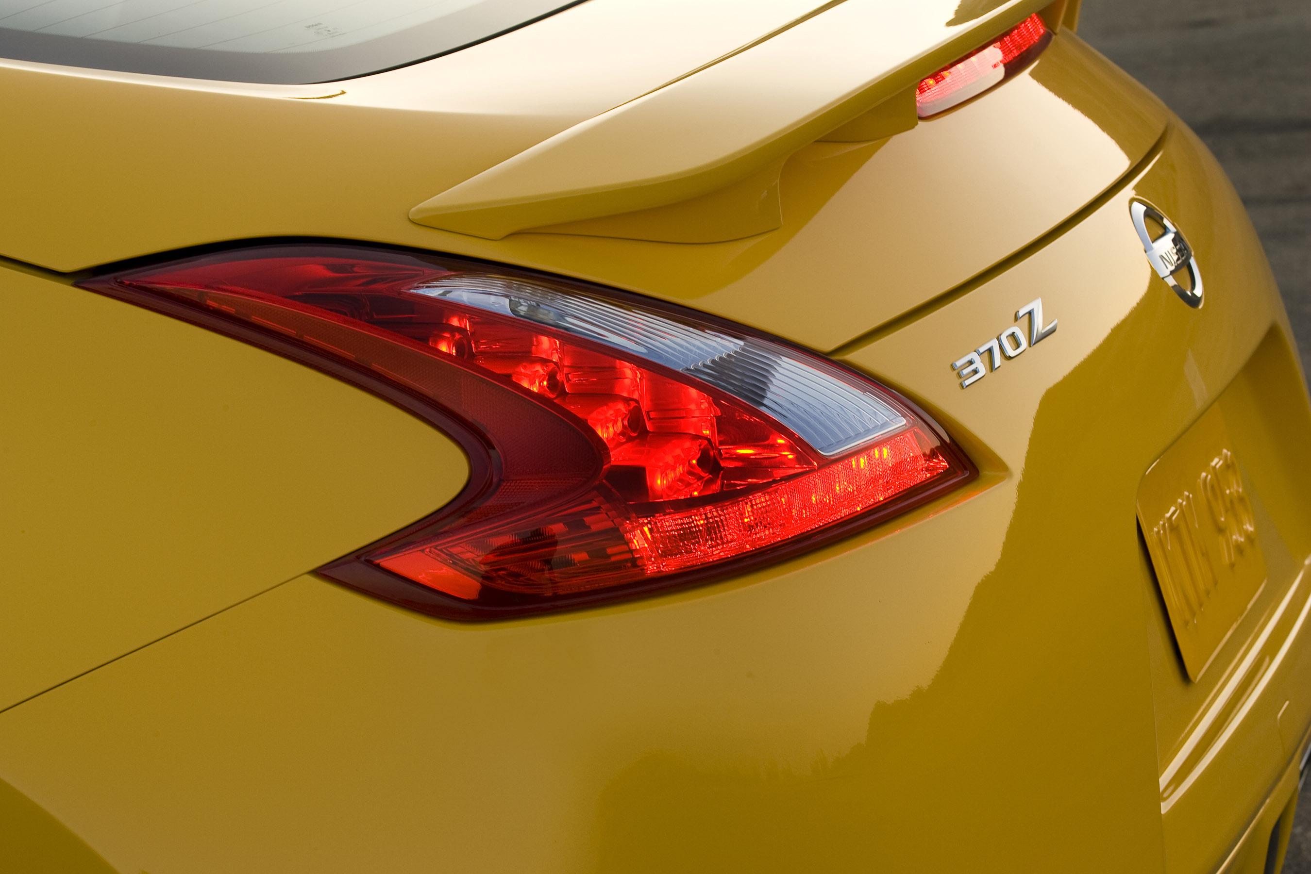 Nissan 370Z Coupe photo #17