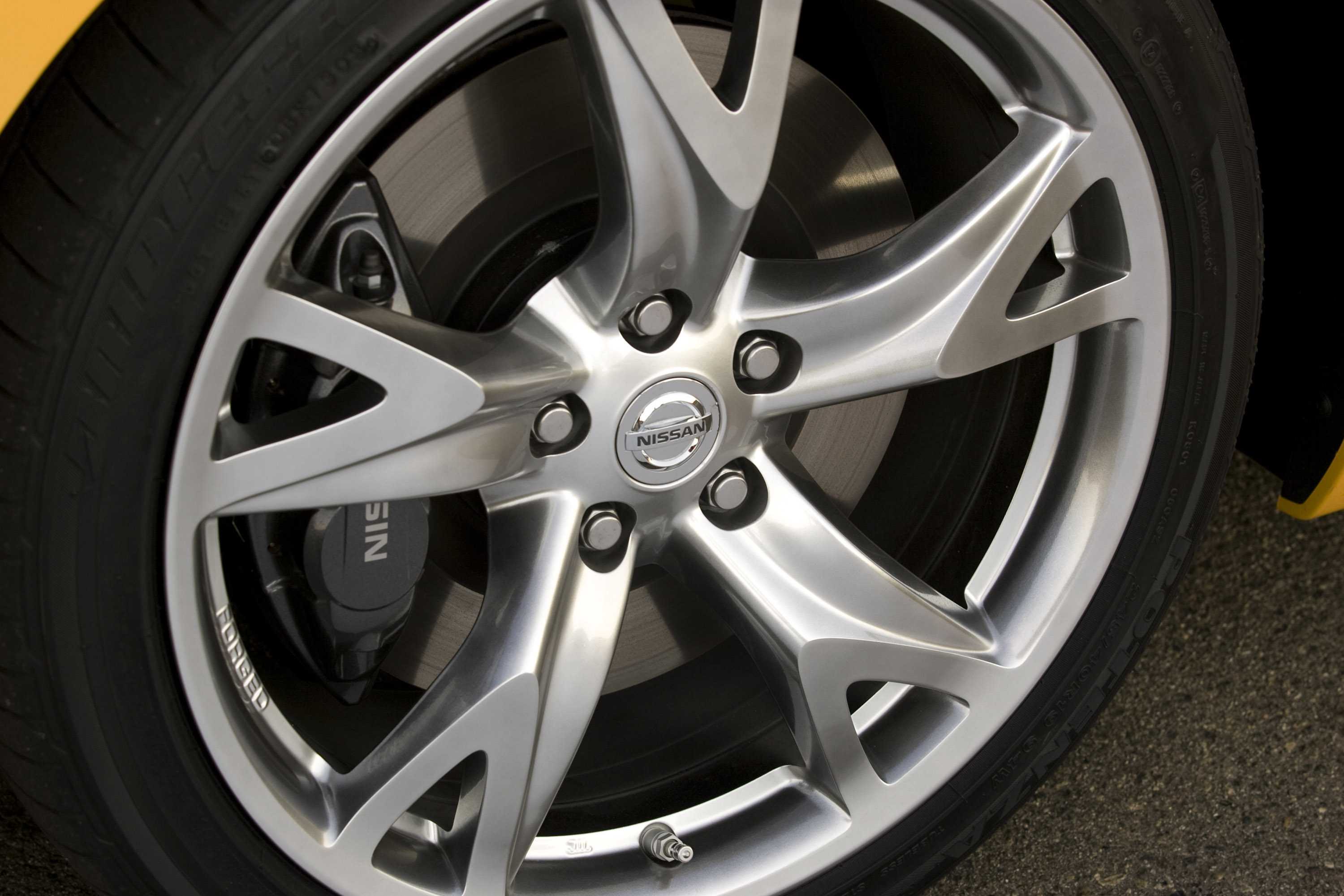 Nissan 370Z Coupe photo #19