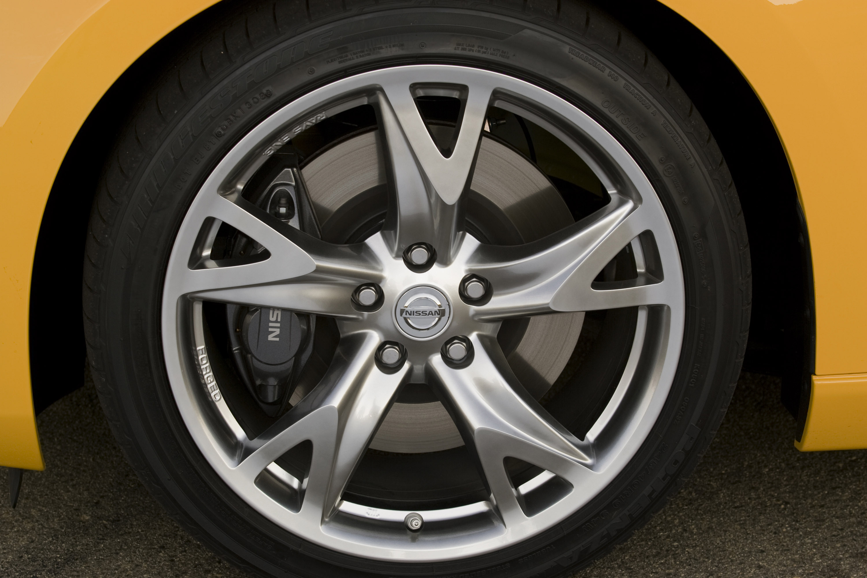 Nissan 370Z Coupe photo #20