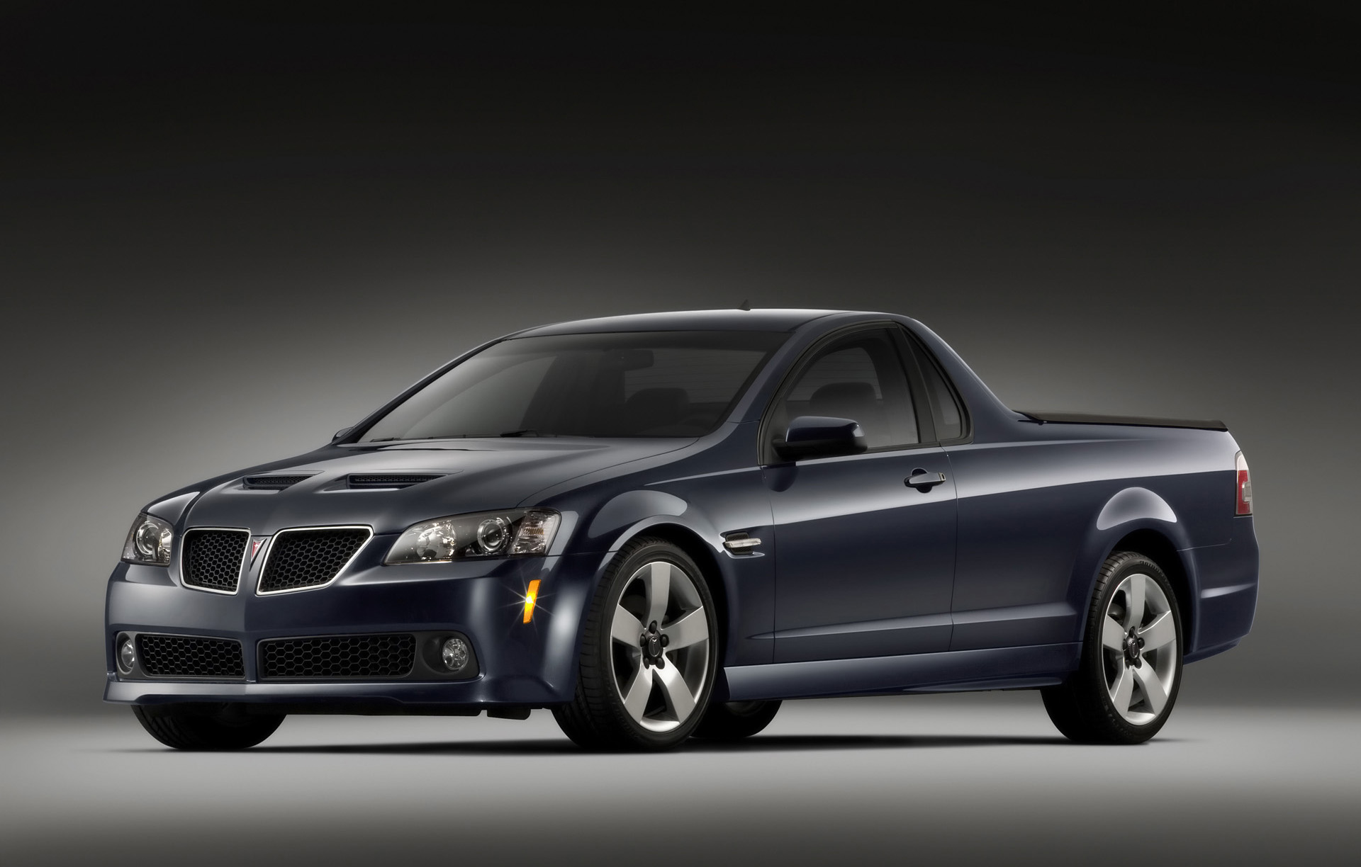 Pontiac G8 Sport Truck photo #2