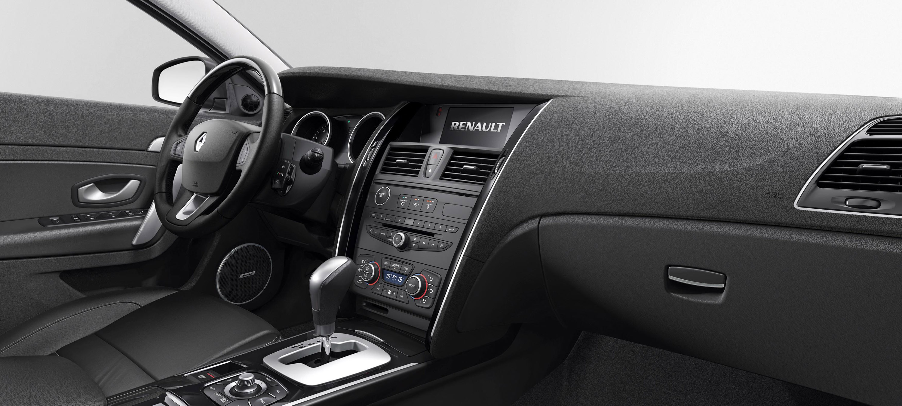 Renault Latitude photo #18