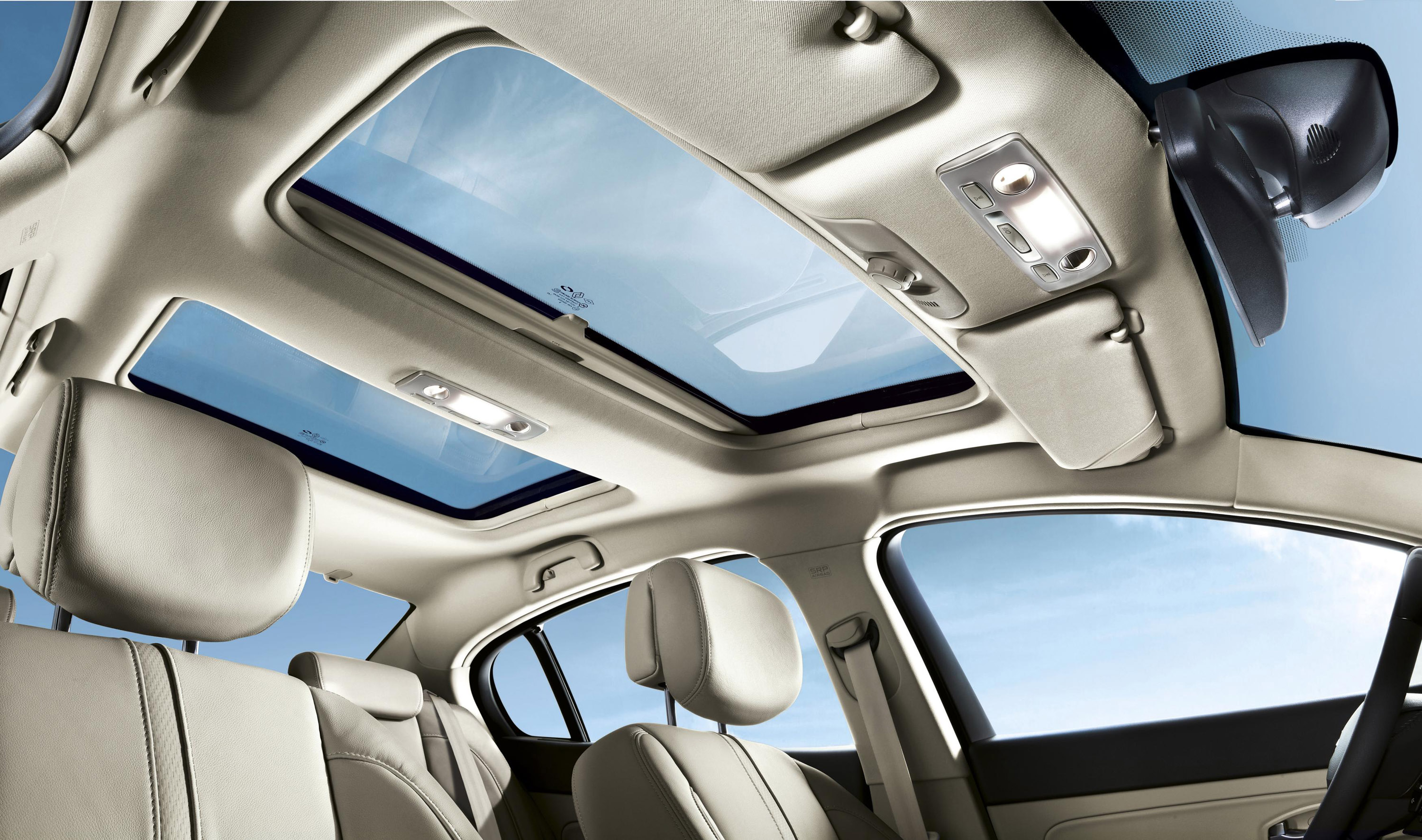 Renault Latitude photo #22