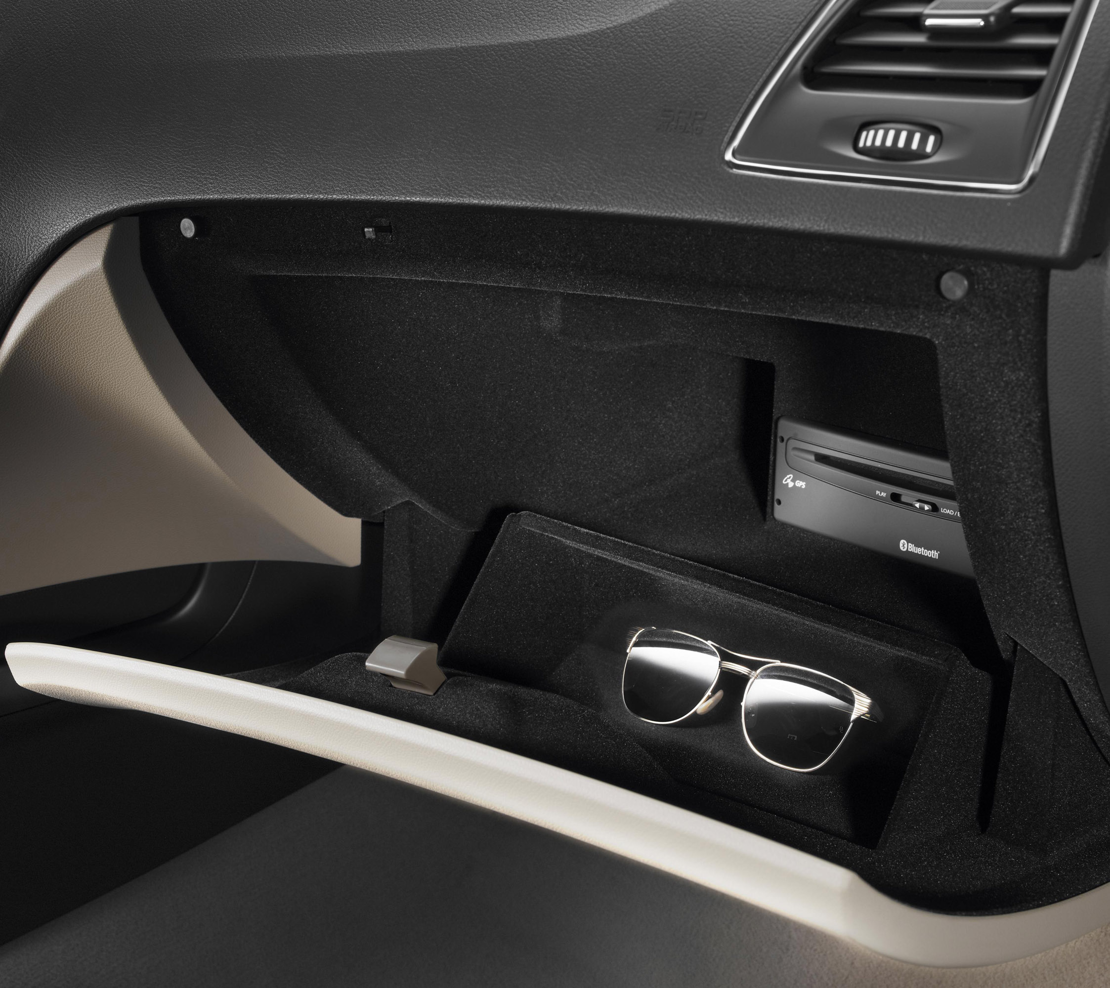 Renault Latitude photo #23