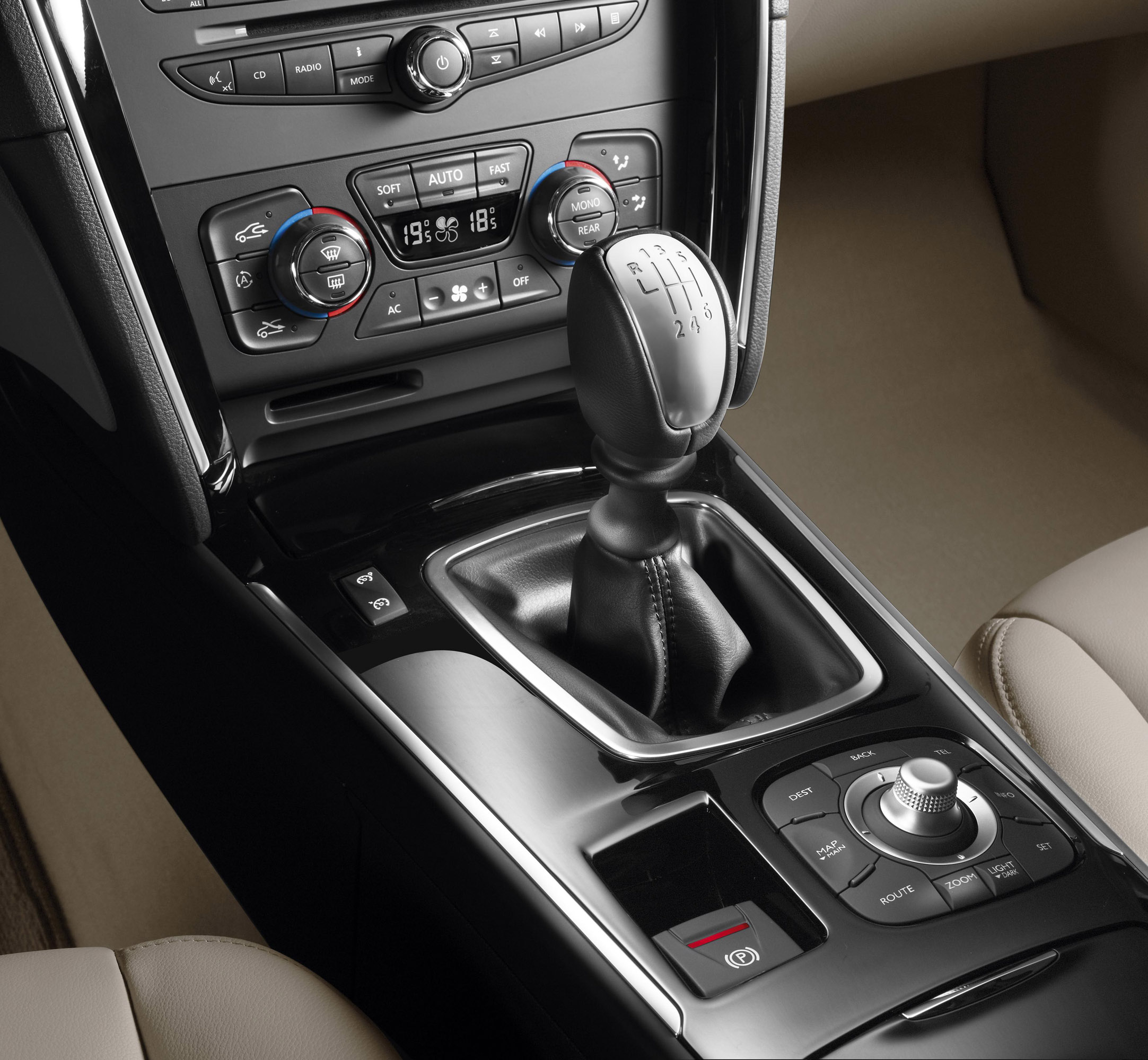 Renault Latitude photo #24