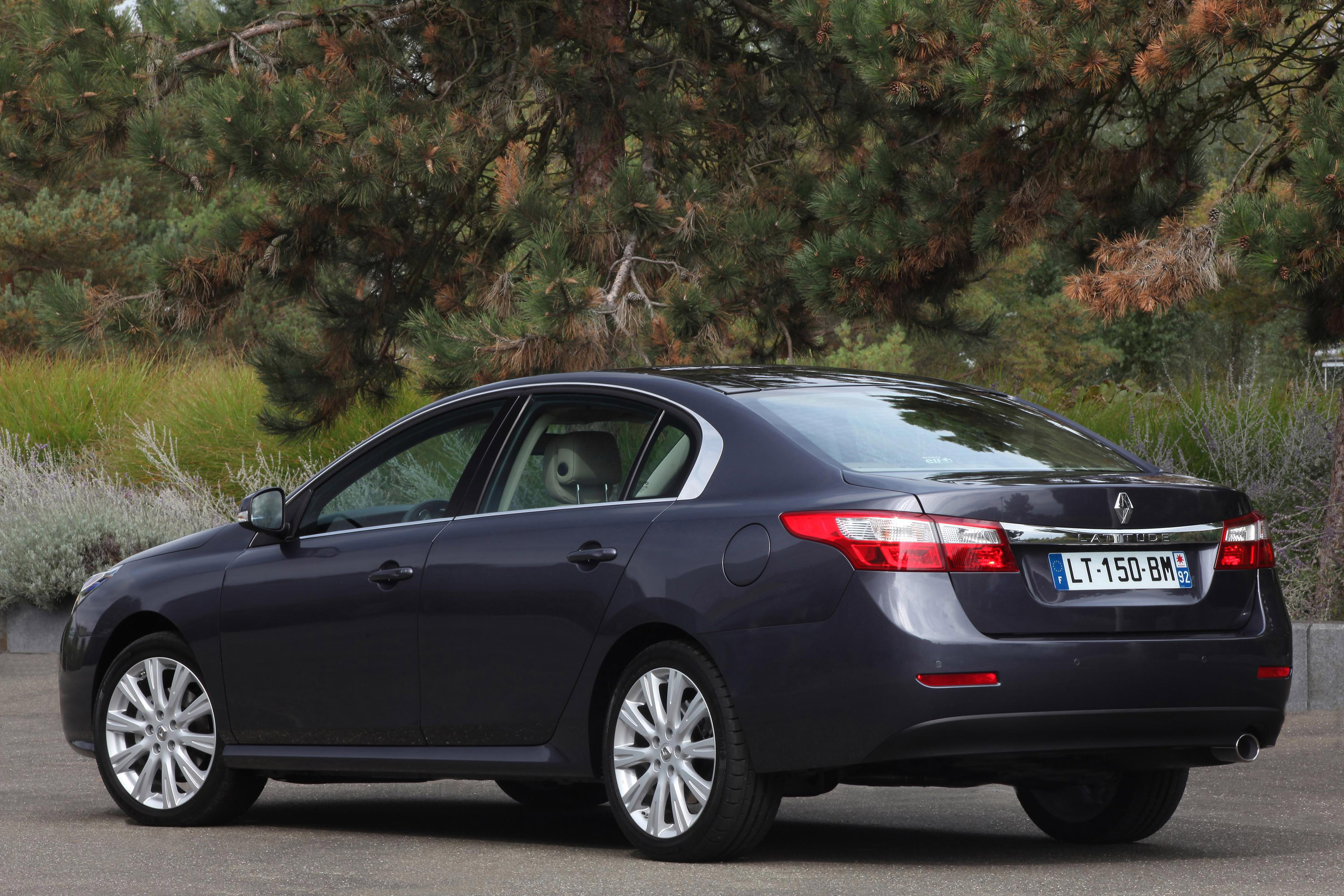 Renault Latitude photo #28