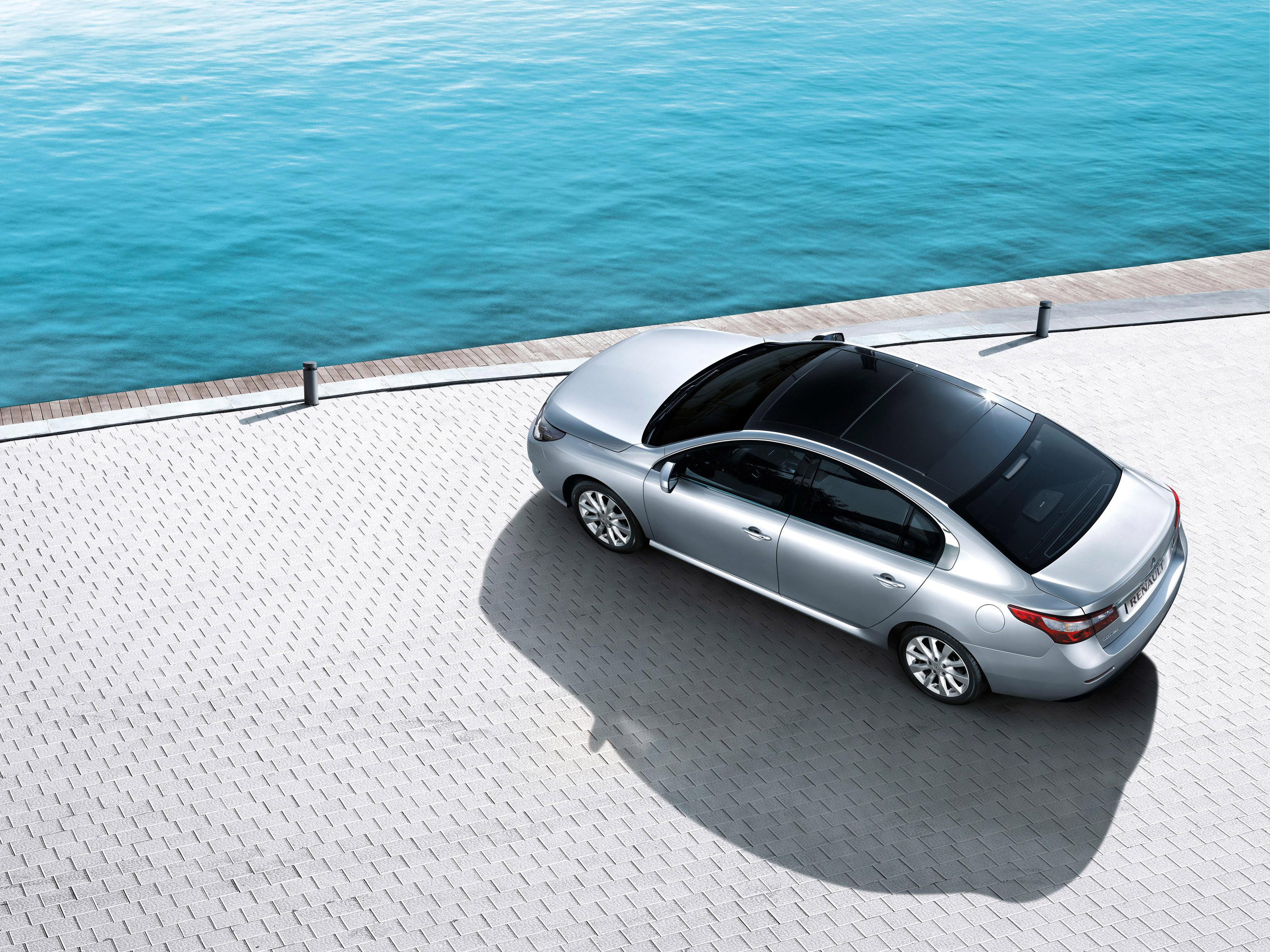 Renault Latitude photo #30