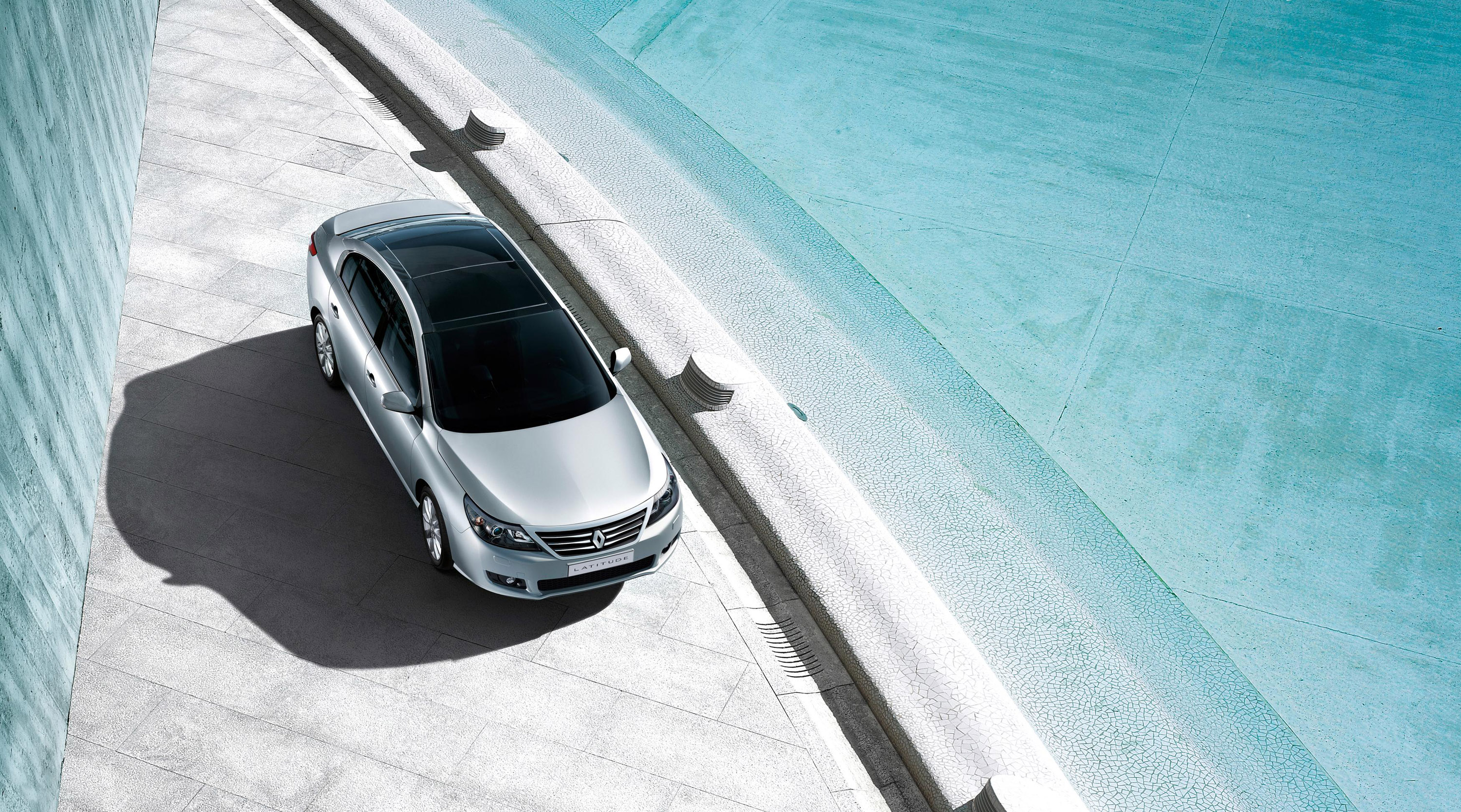 Renault Latitude photo #31