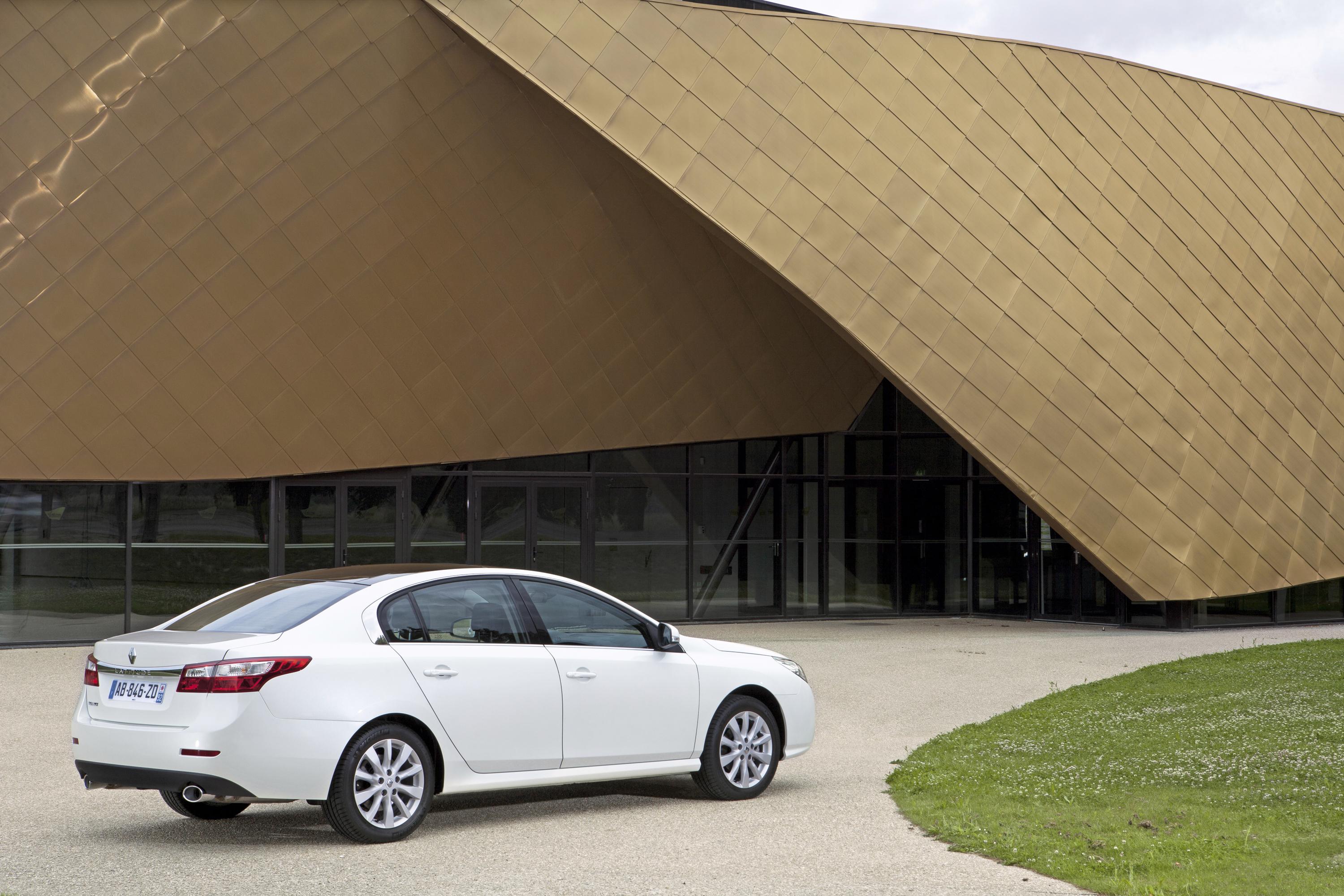 Renault Latitude photo #34