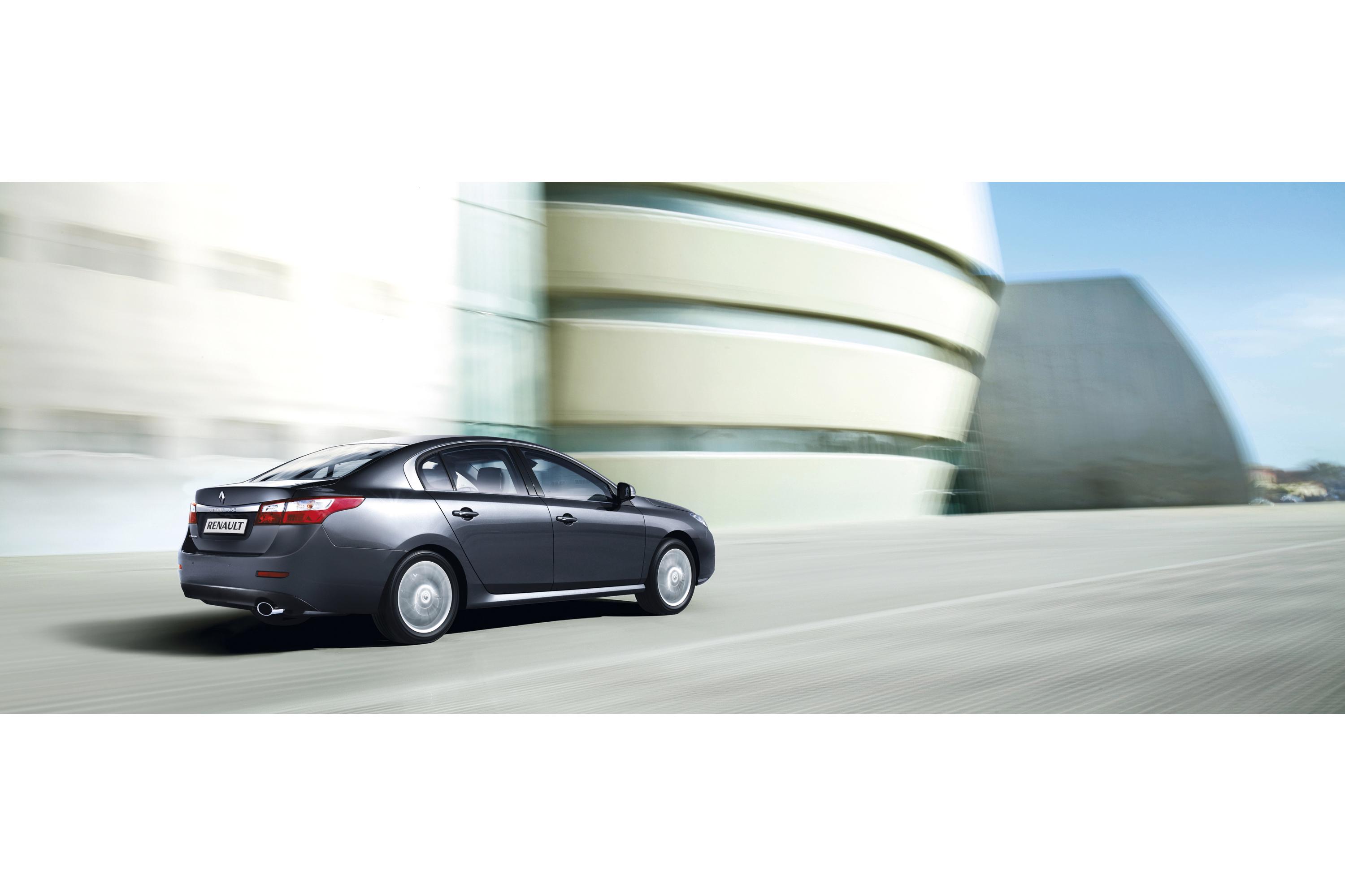 Renault Latitude photo #36