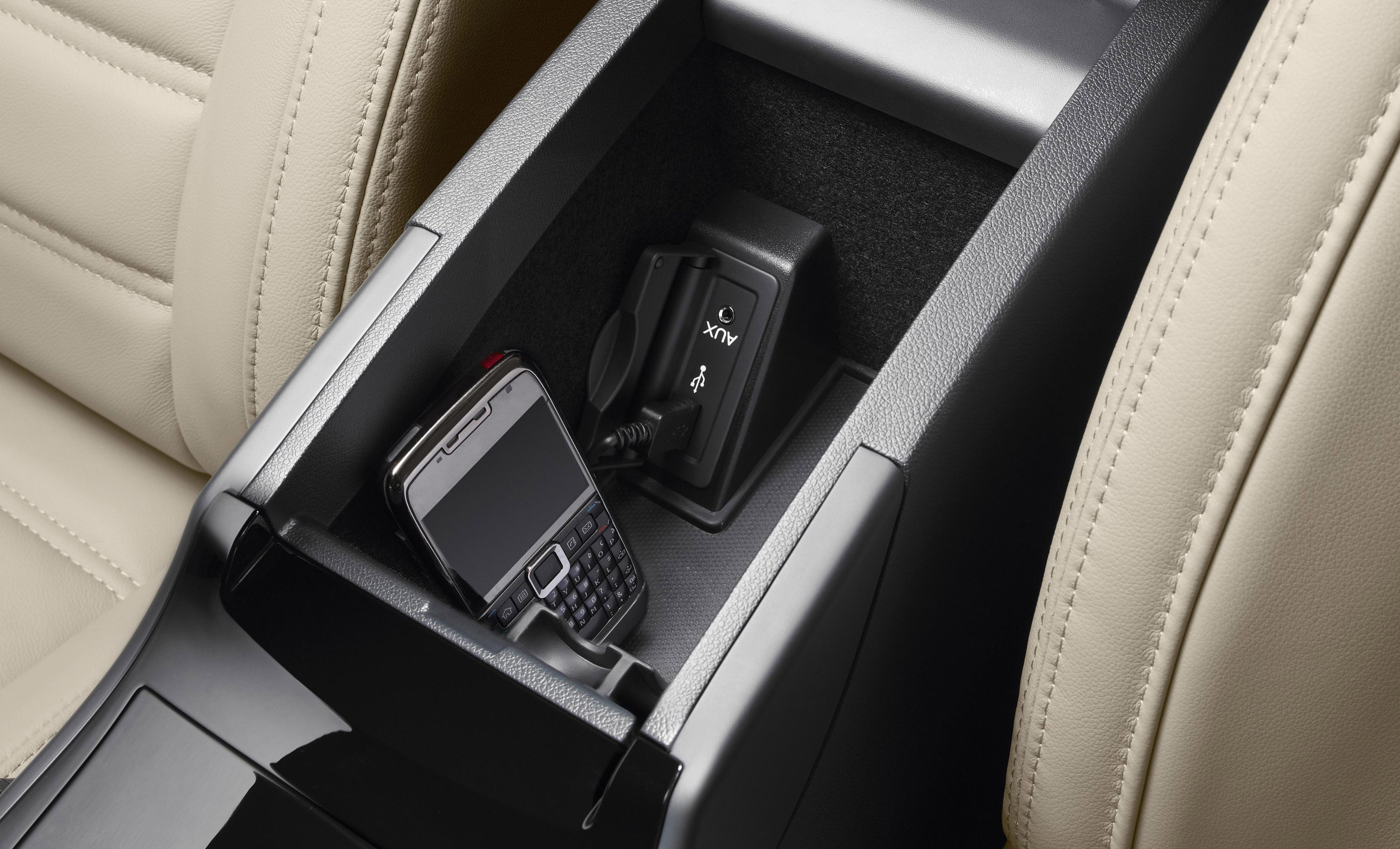 Renault Latitude photo #39