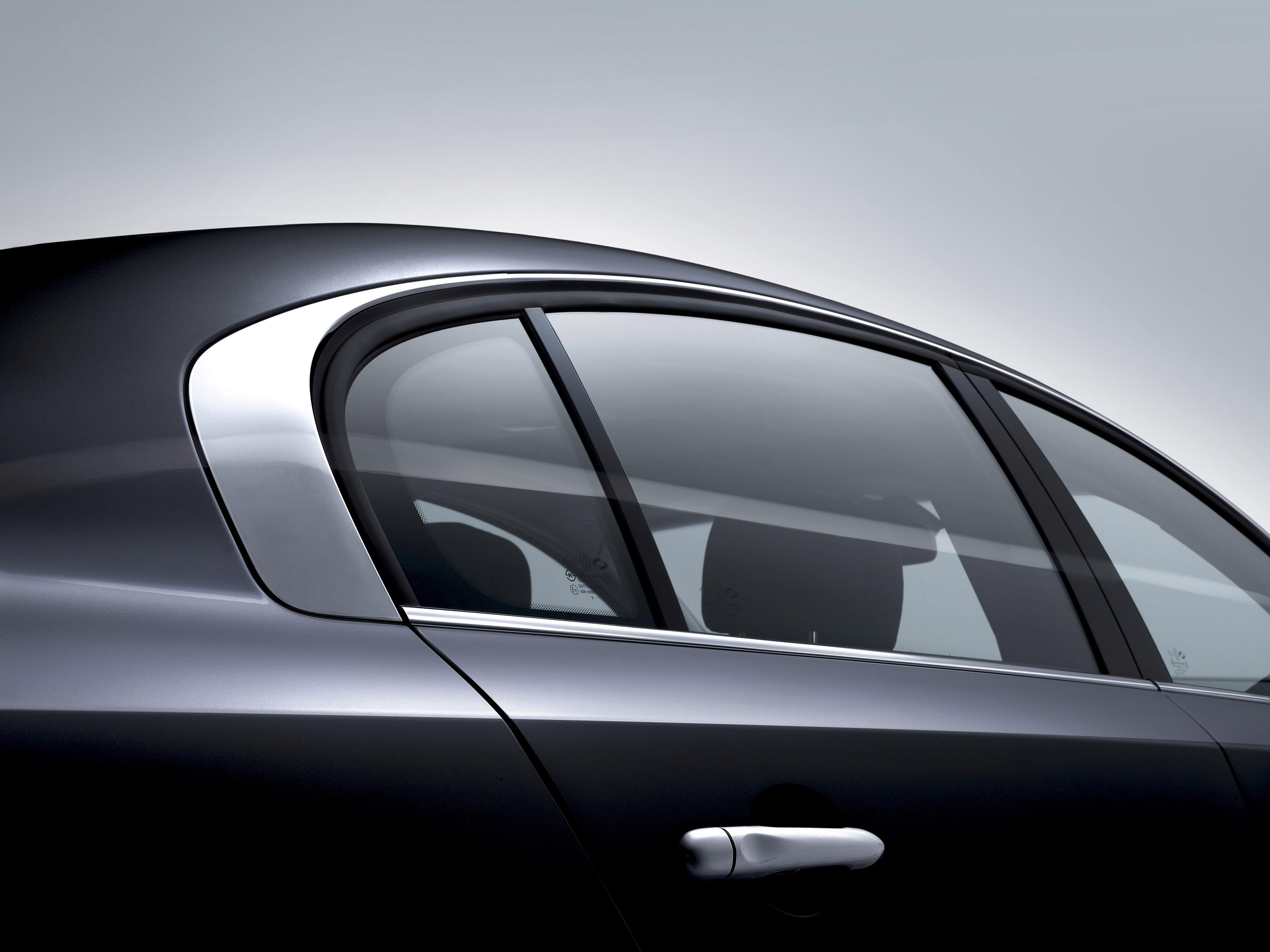 Renault Latitude photo #40