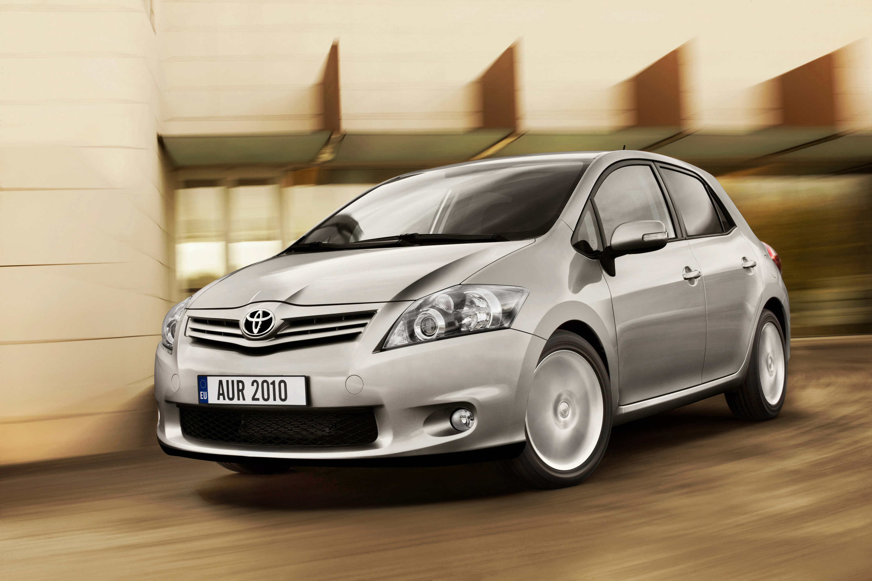 2010 Toyota Auris HD Pictures