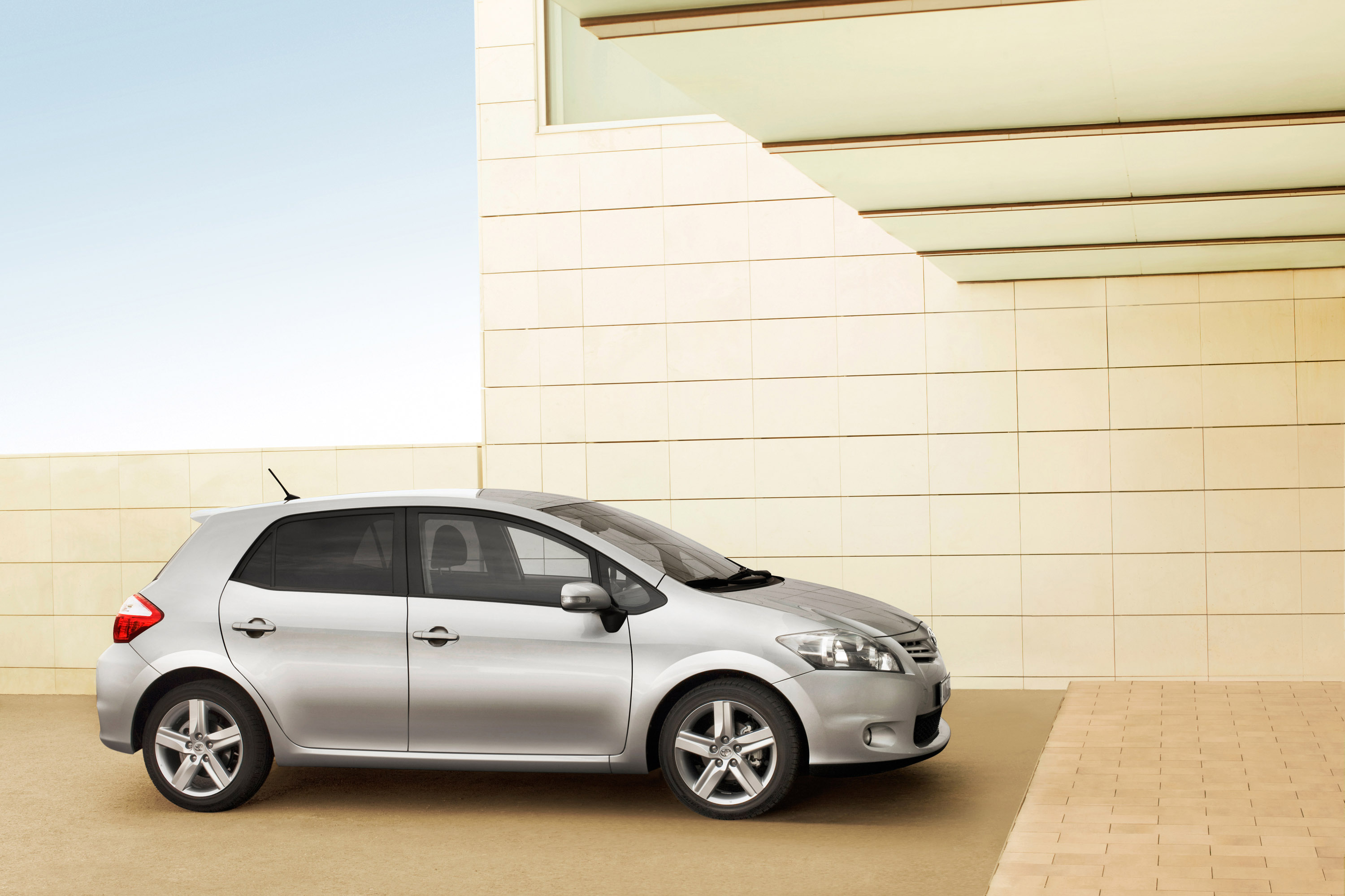 Toyota Auris photo #19