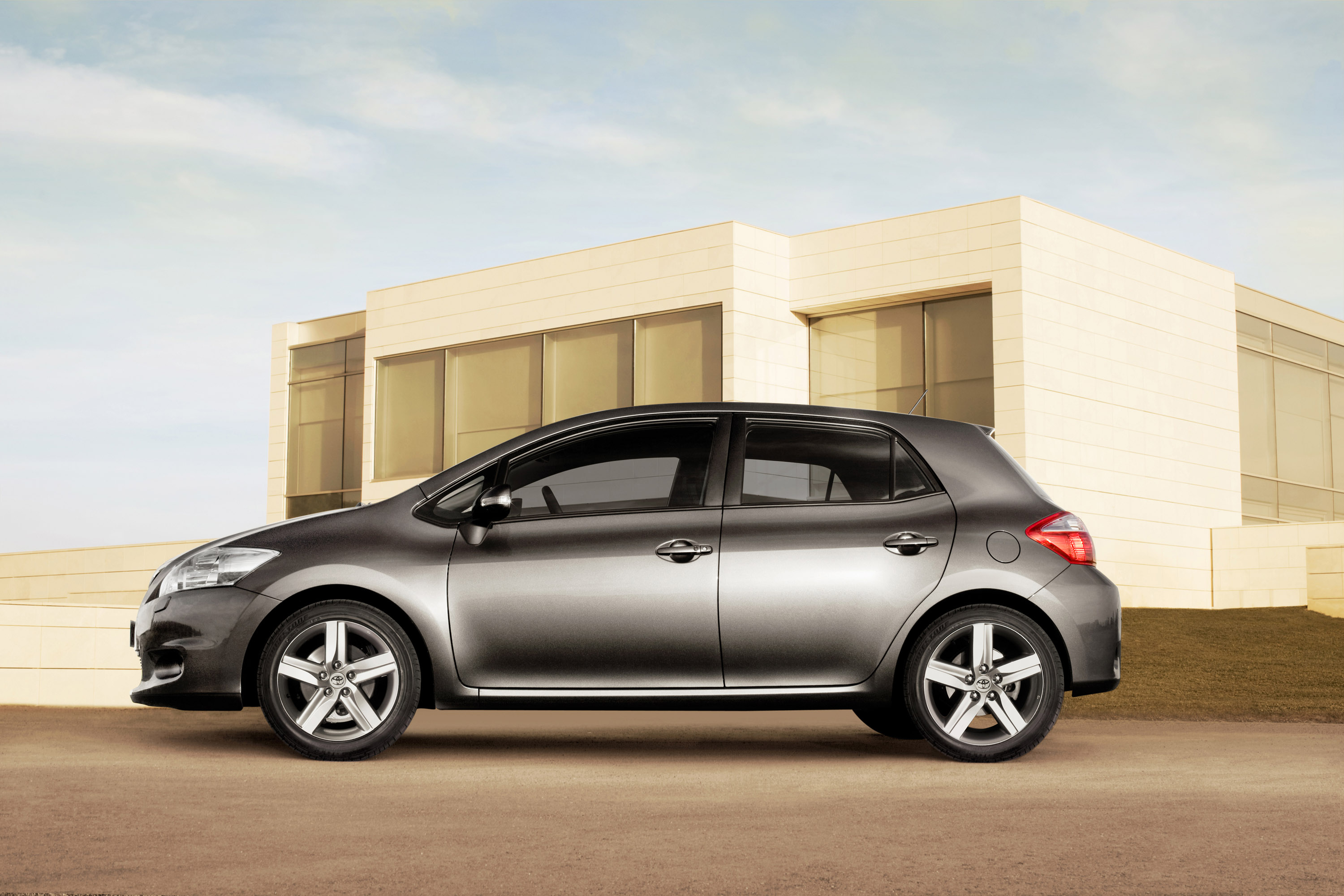 Toyota Auris photo #25