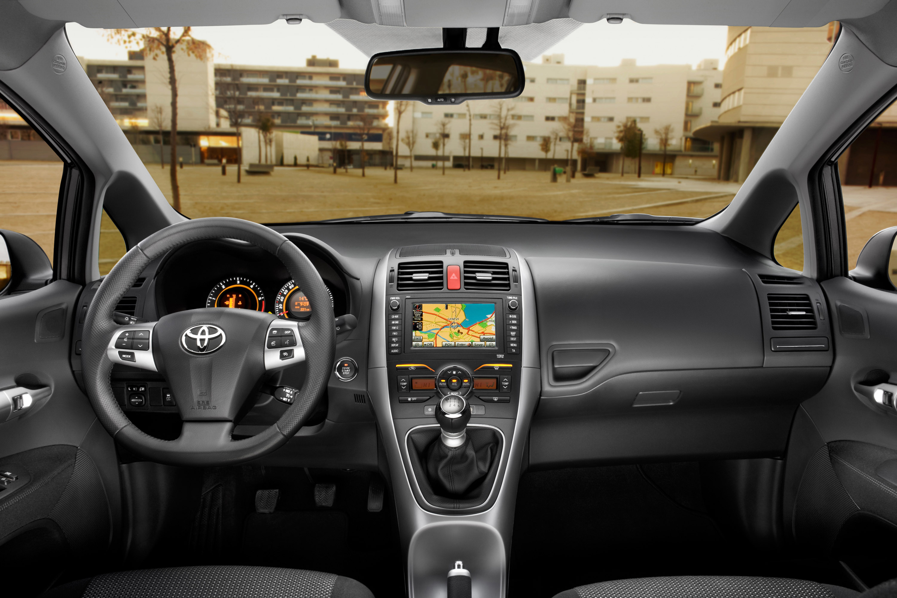 Toyota Auris photo #26