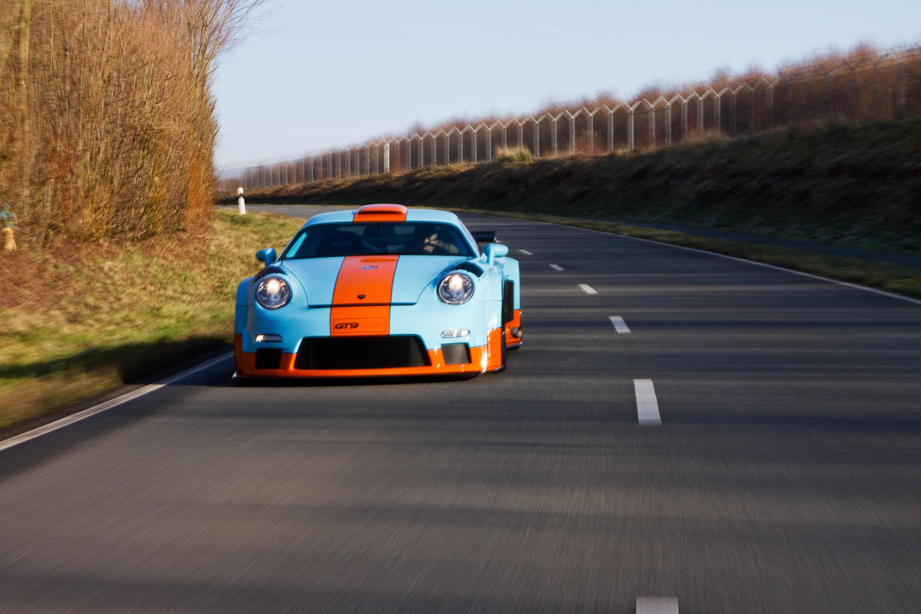 9ff Porsche GT9-CS photo #15