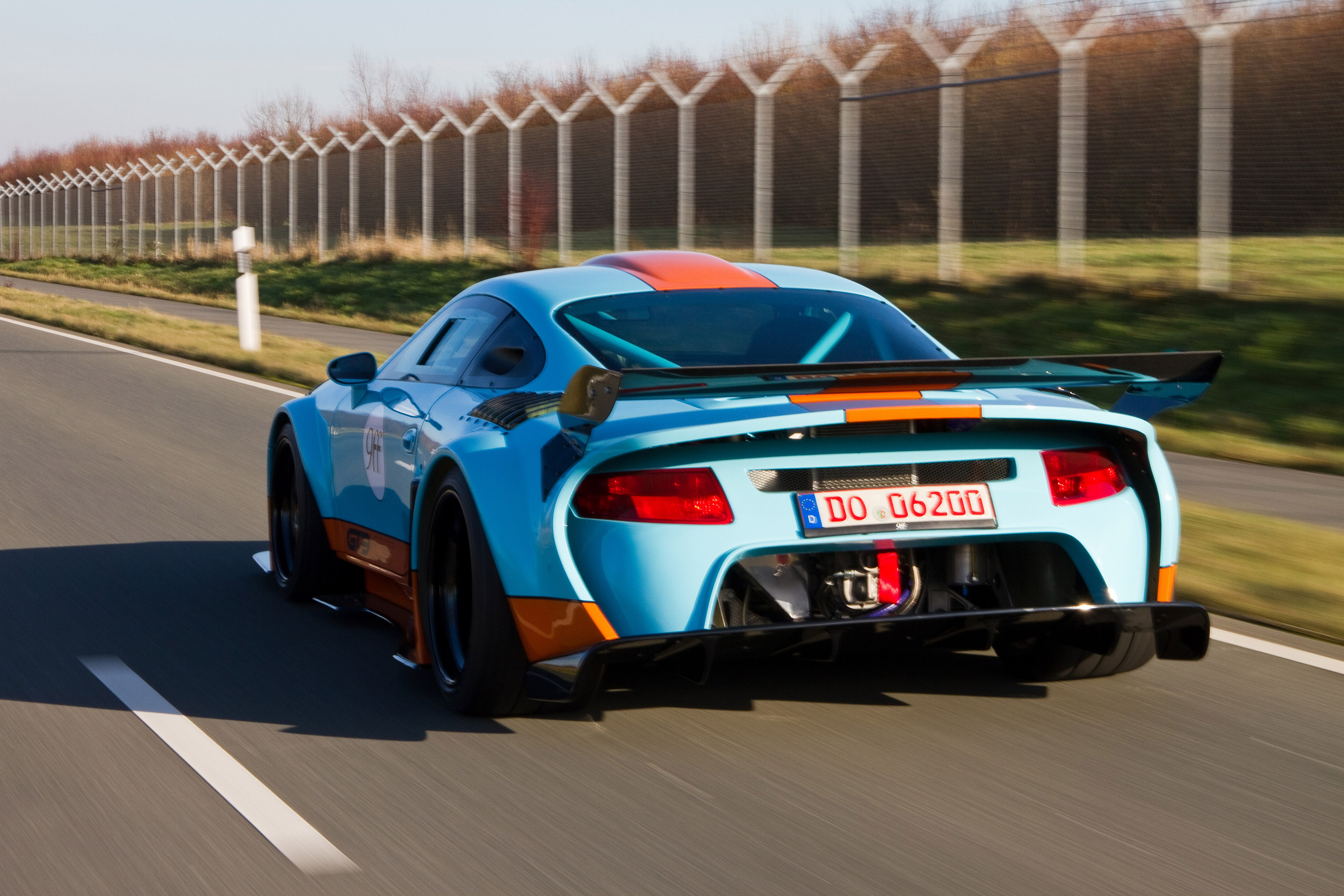 9ff Porsche GT9-CS photo #29