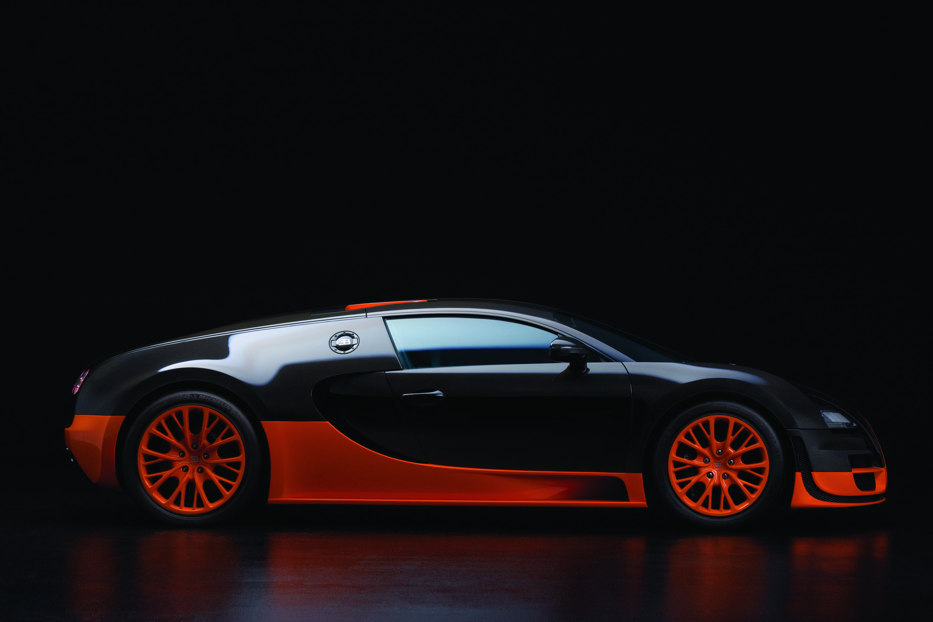 Bugatti Veyron 16.4 Super Sport photo #2